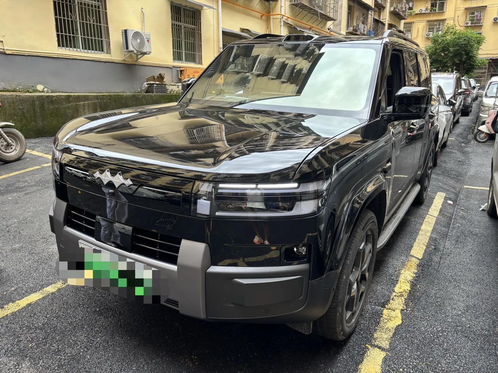 打开图片灯箱:FangChengBao 2025 titanium 7 1.5T stepless 190KM four-wheel drive Ultra version of automatic gear
