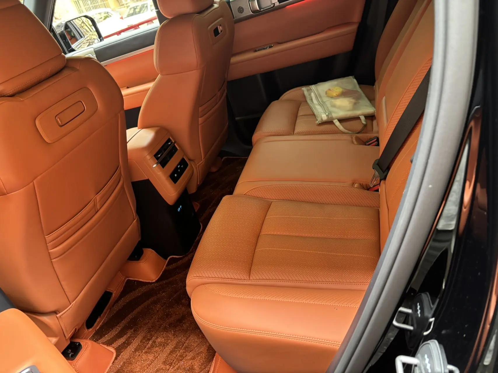FangChengBao 2025 titanium 7 1.5T stepless 190KM four-wheel drive Ultra version of automatic gear 4