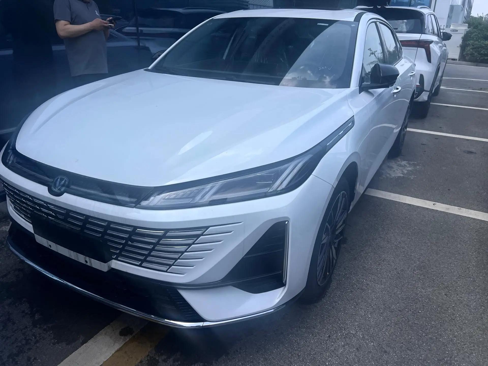 ChangAn 2026 Yidong HEV 1.5 Blue Whale Super Qing Zhixiang Automatic Gear