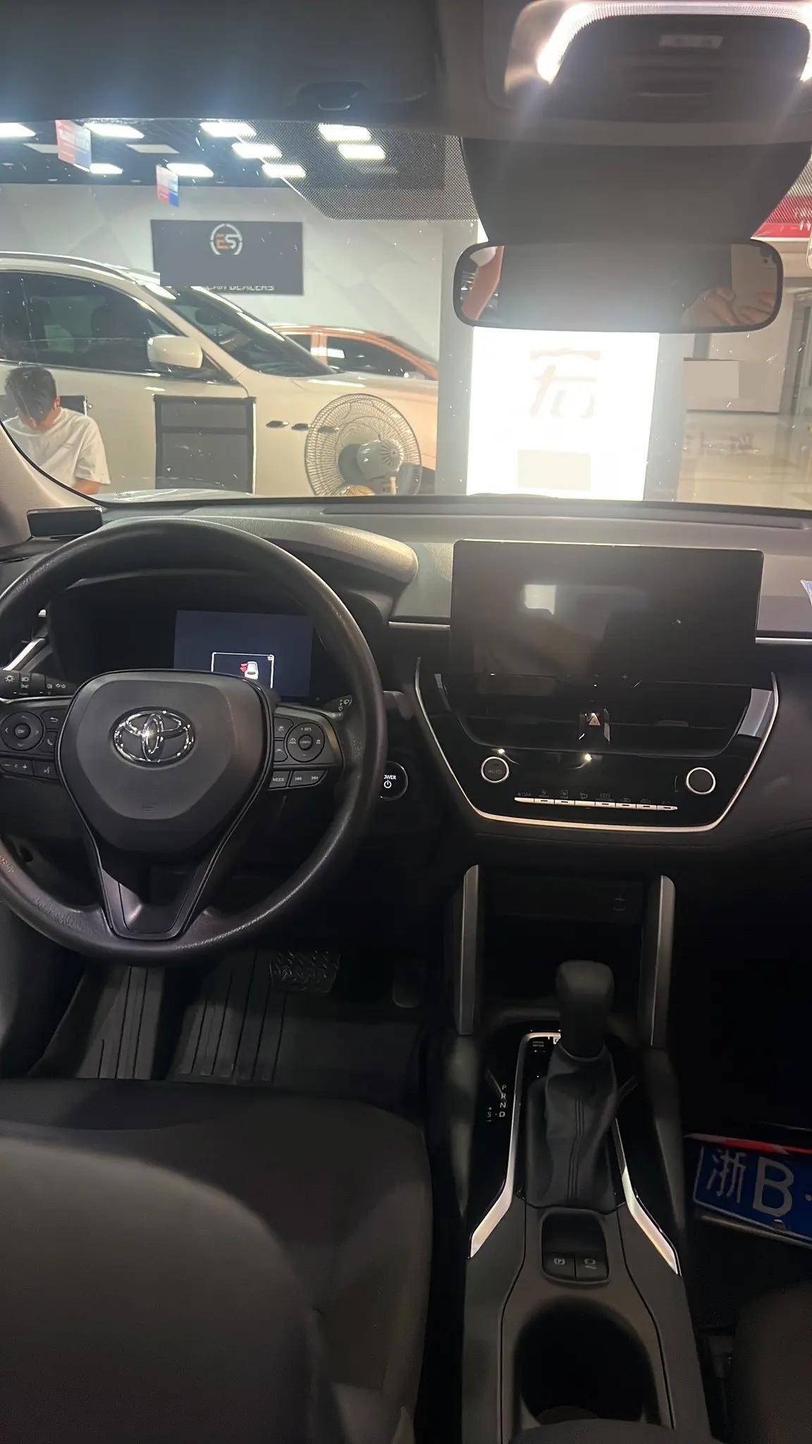 Toyota 2024 Corolla Cross Dual Engine 2.0 CVT Intelligent Electric Hybrid Pioneer Edition Automatic 5