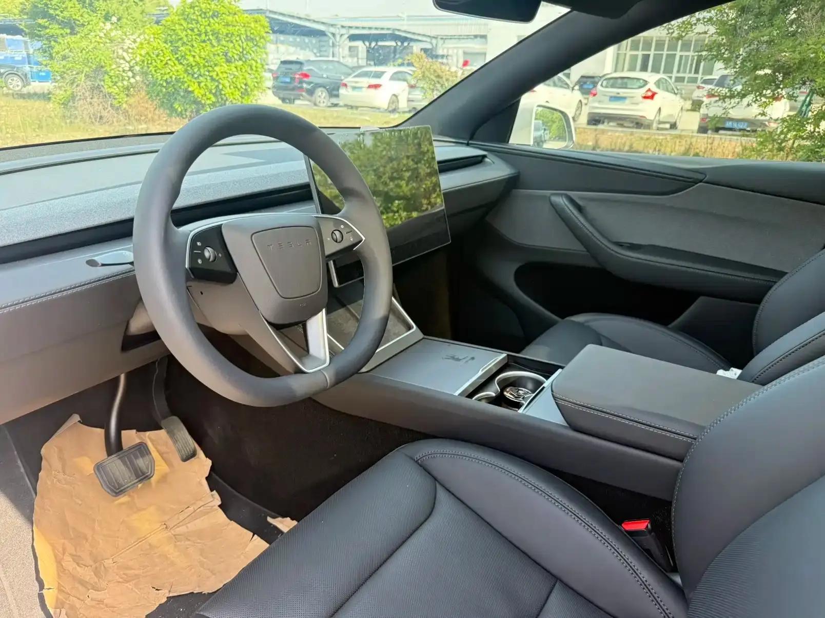 Tesla 2026 Model Y Rear-Wheel Drive Automatic 5