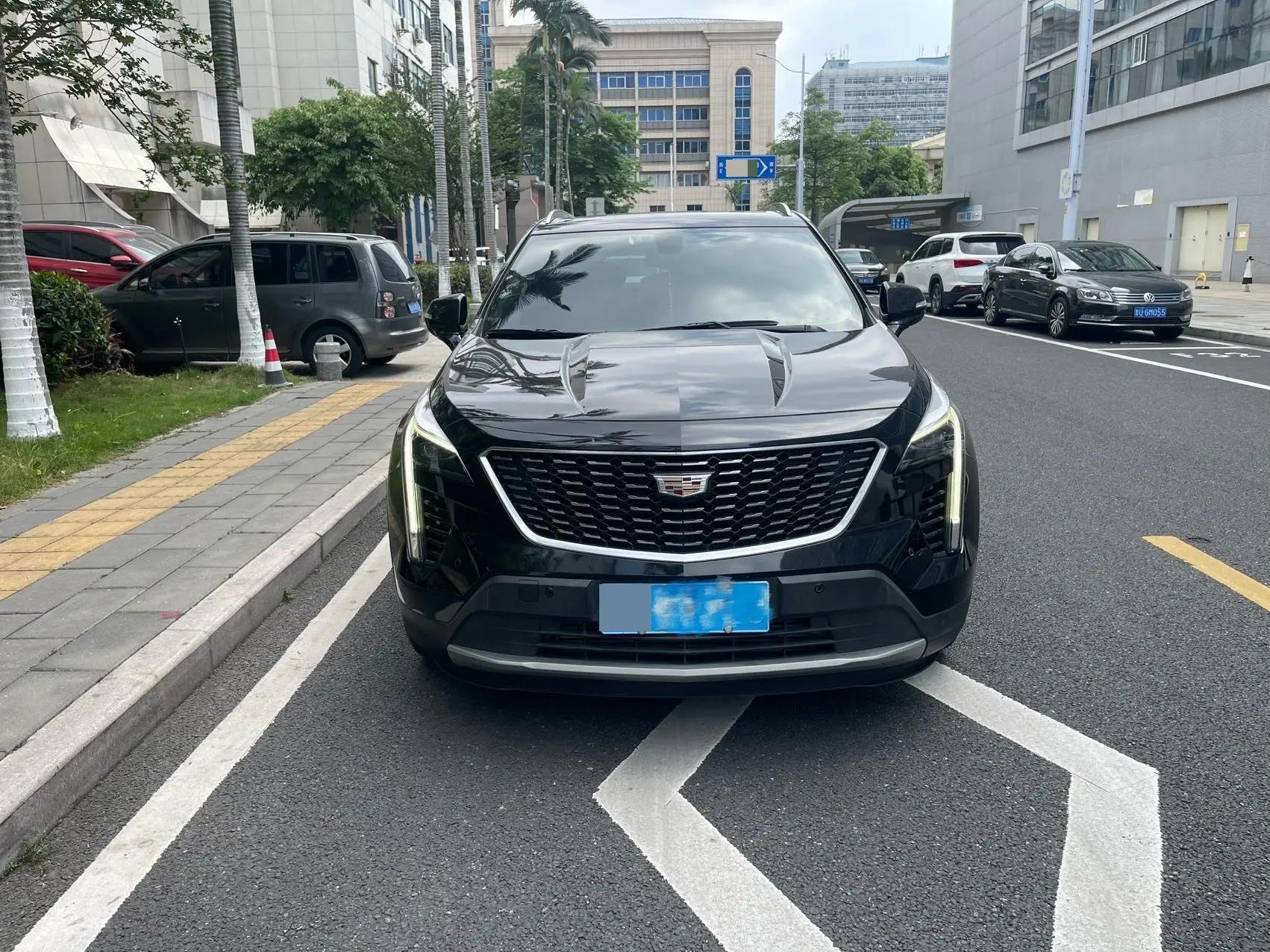Cadillac XT4 2020 28T Two-Drive Luxury Model 2