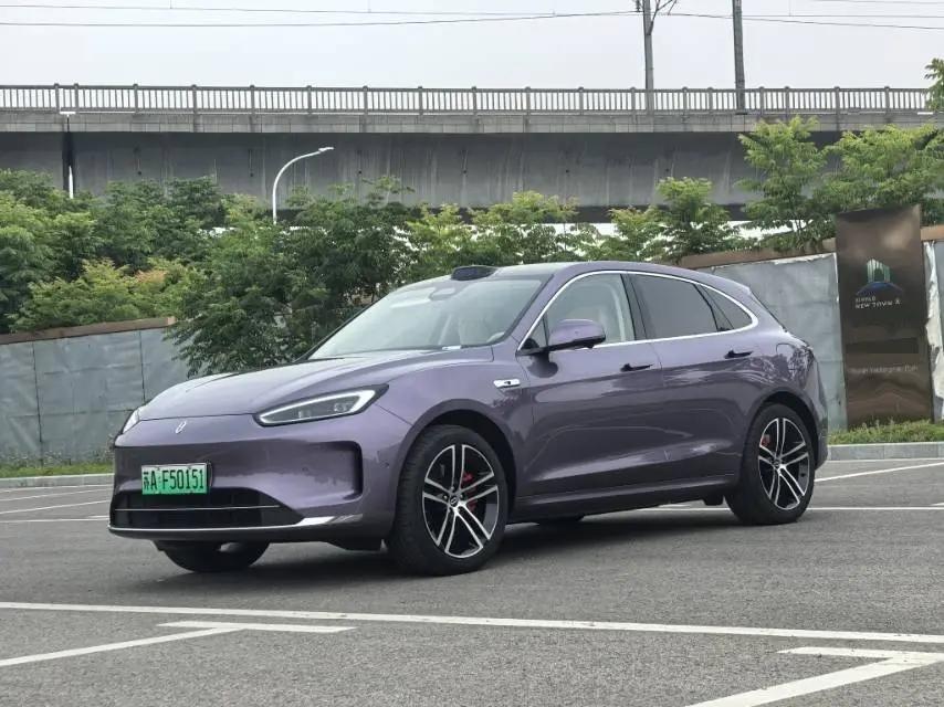 AITO 2025 AITO M5 extended range Ultra 4-wheel drive version automatic gear