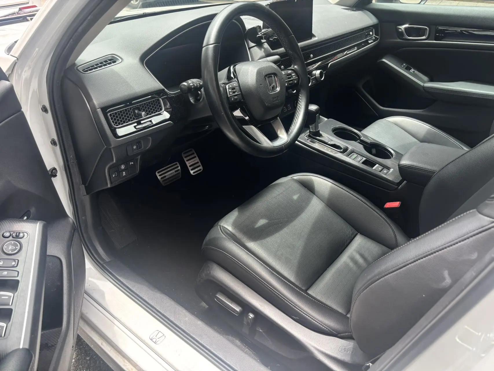 Honda 2023 Civic 1.5T CVT 240TURBO Luxury Edition Automatic 8