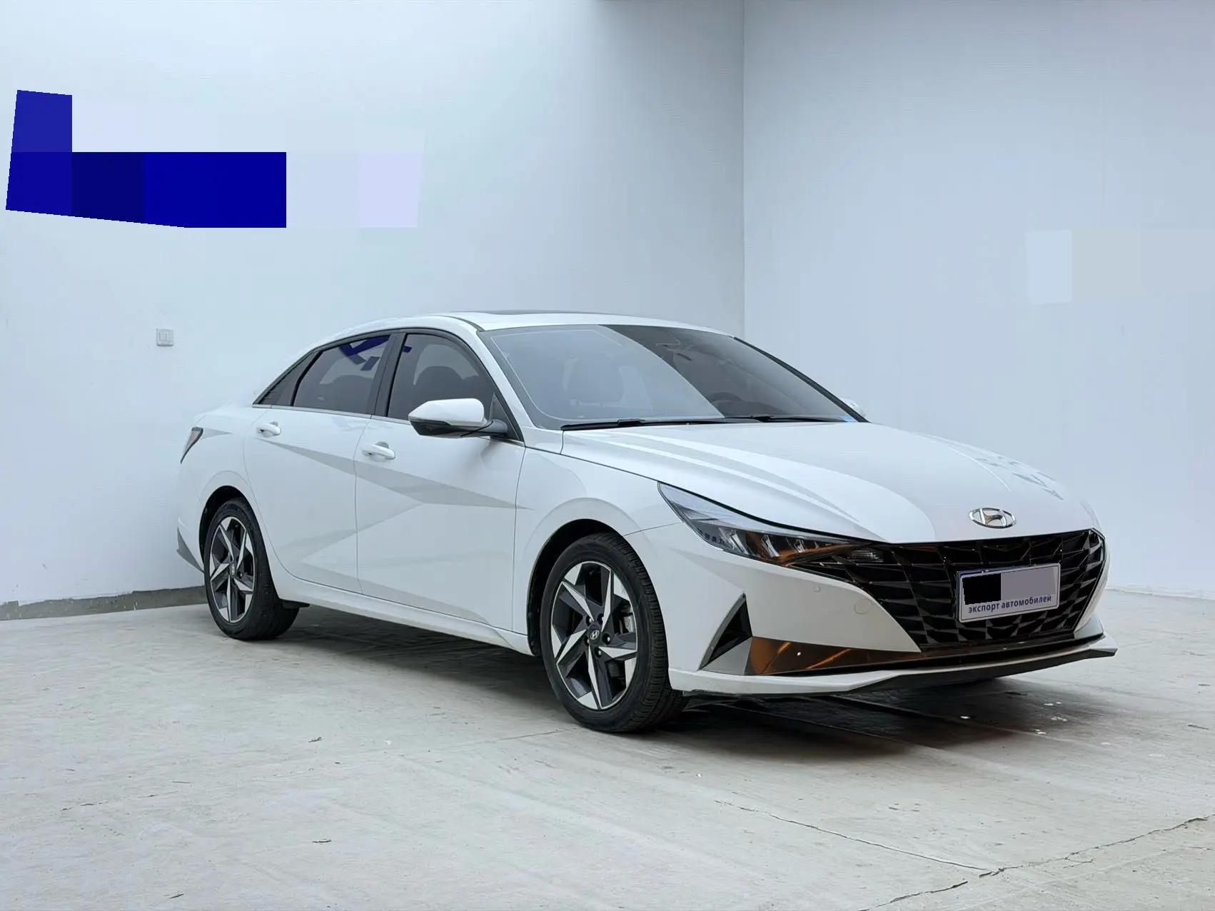 Elantra 2022 1.5L CVT LUX Premium Edition 3