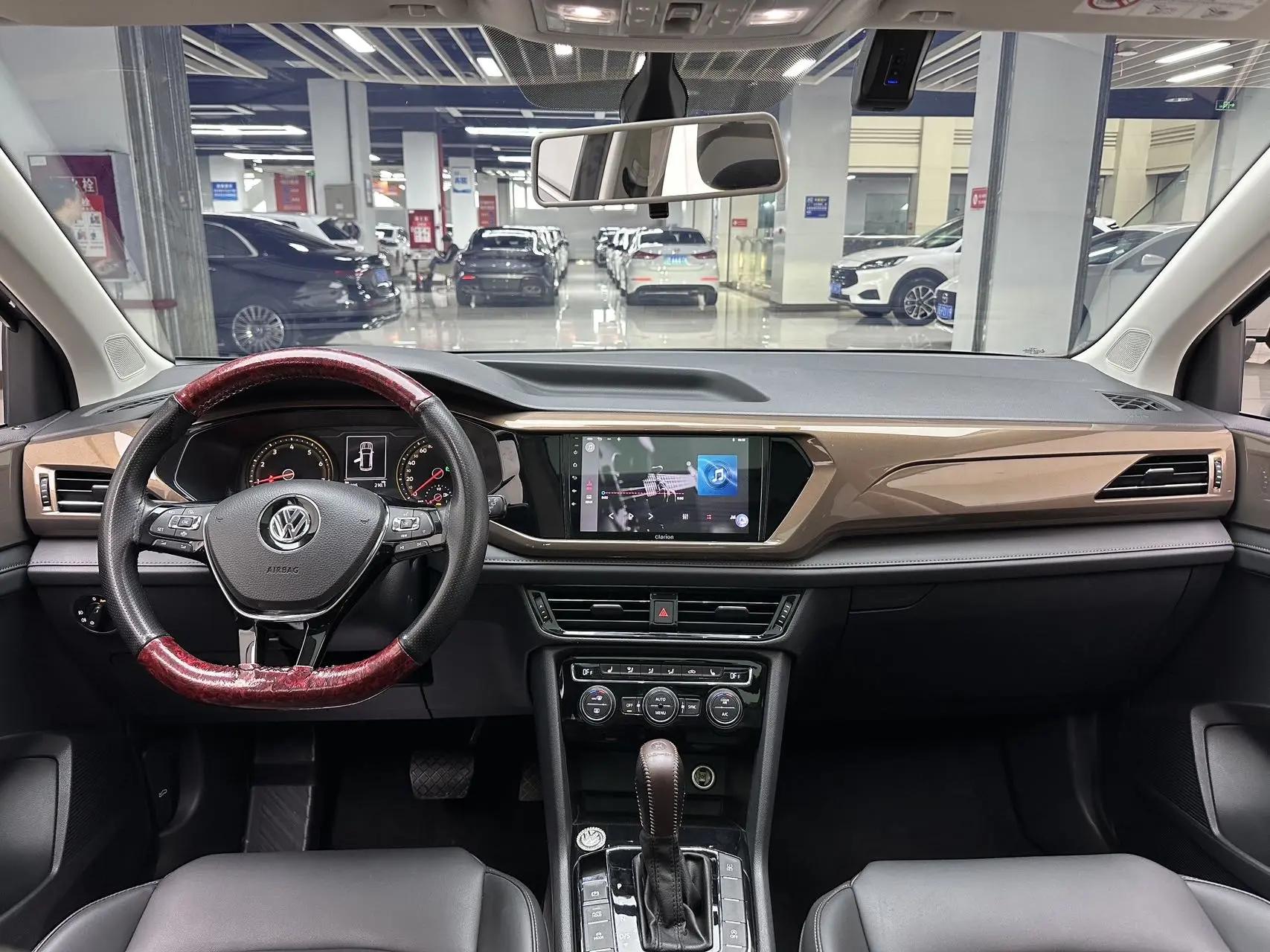 Tuyue 2019 280TSI Two-Drive Deluxe Edition National V 6