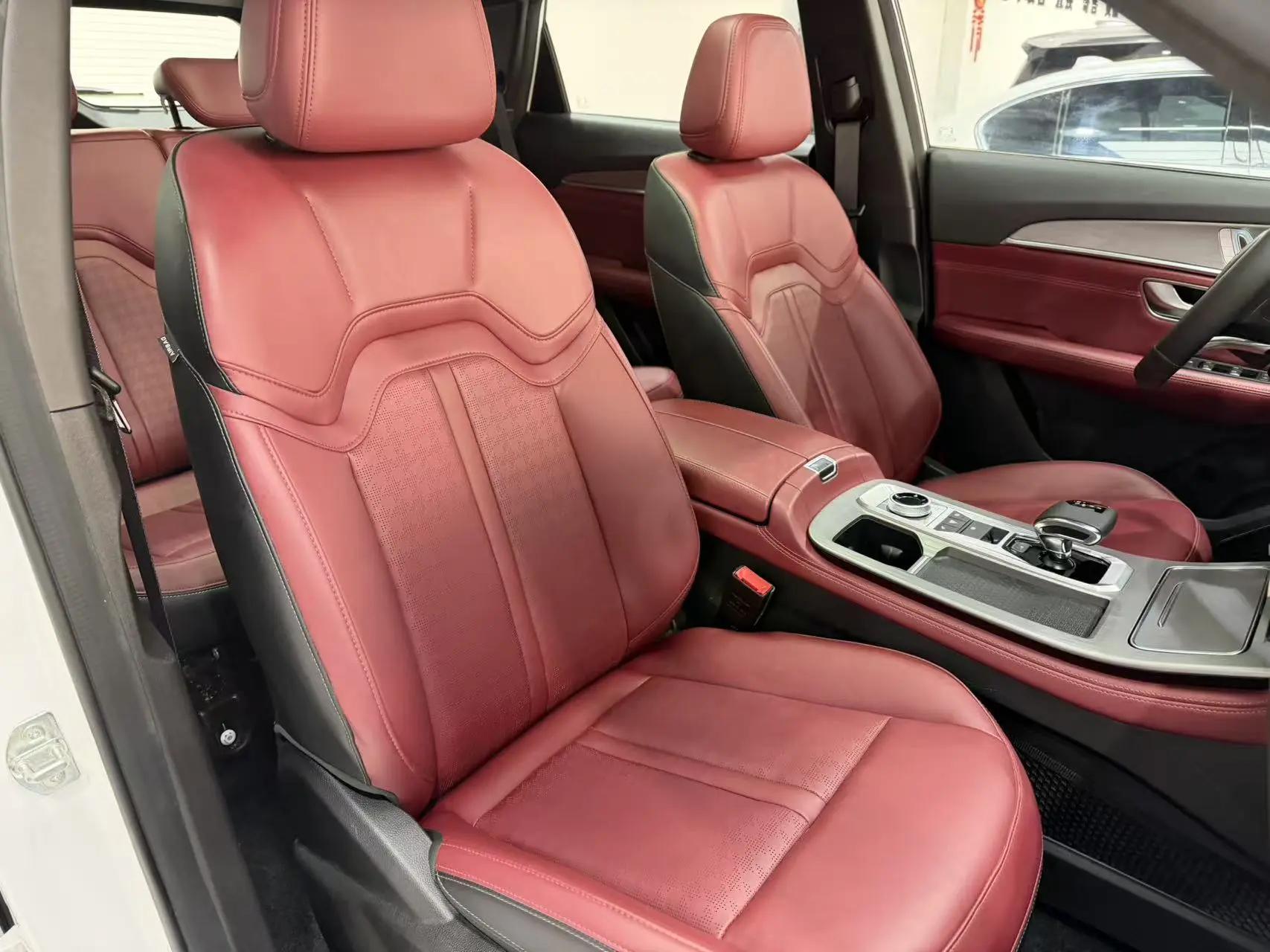 Jetour 2025 X70 PLUS 1.5T Champion Edition MAX 5-seater Automatic 18