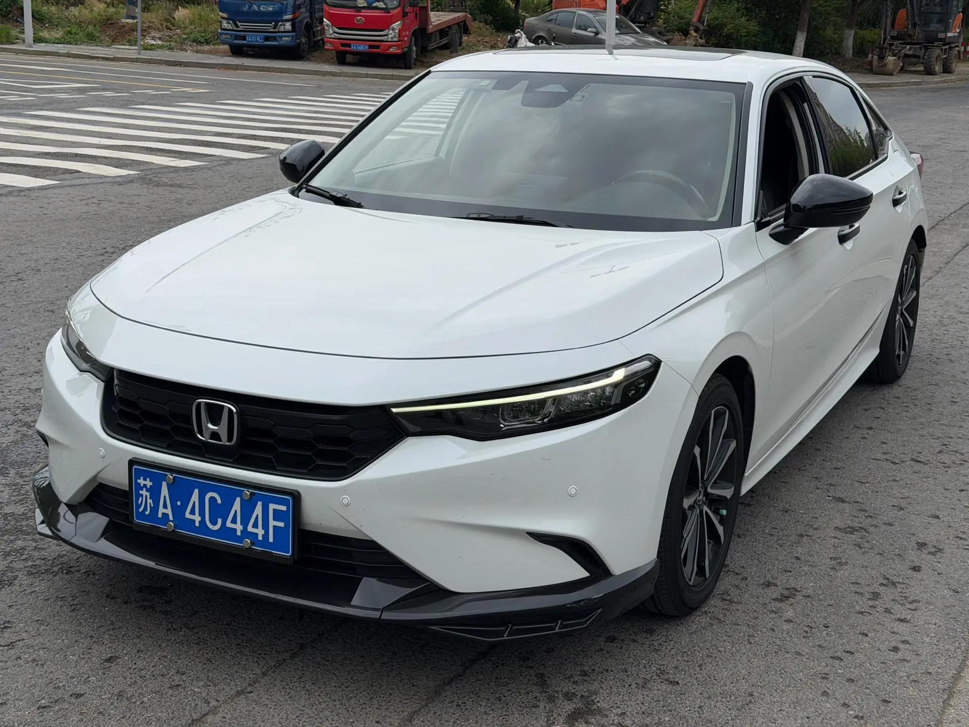 Model 2022 240TURBO CVT Magic Night Technology Edition