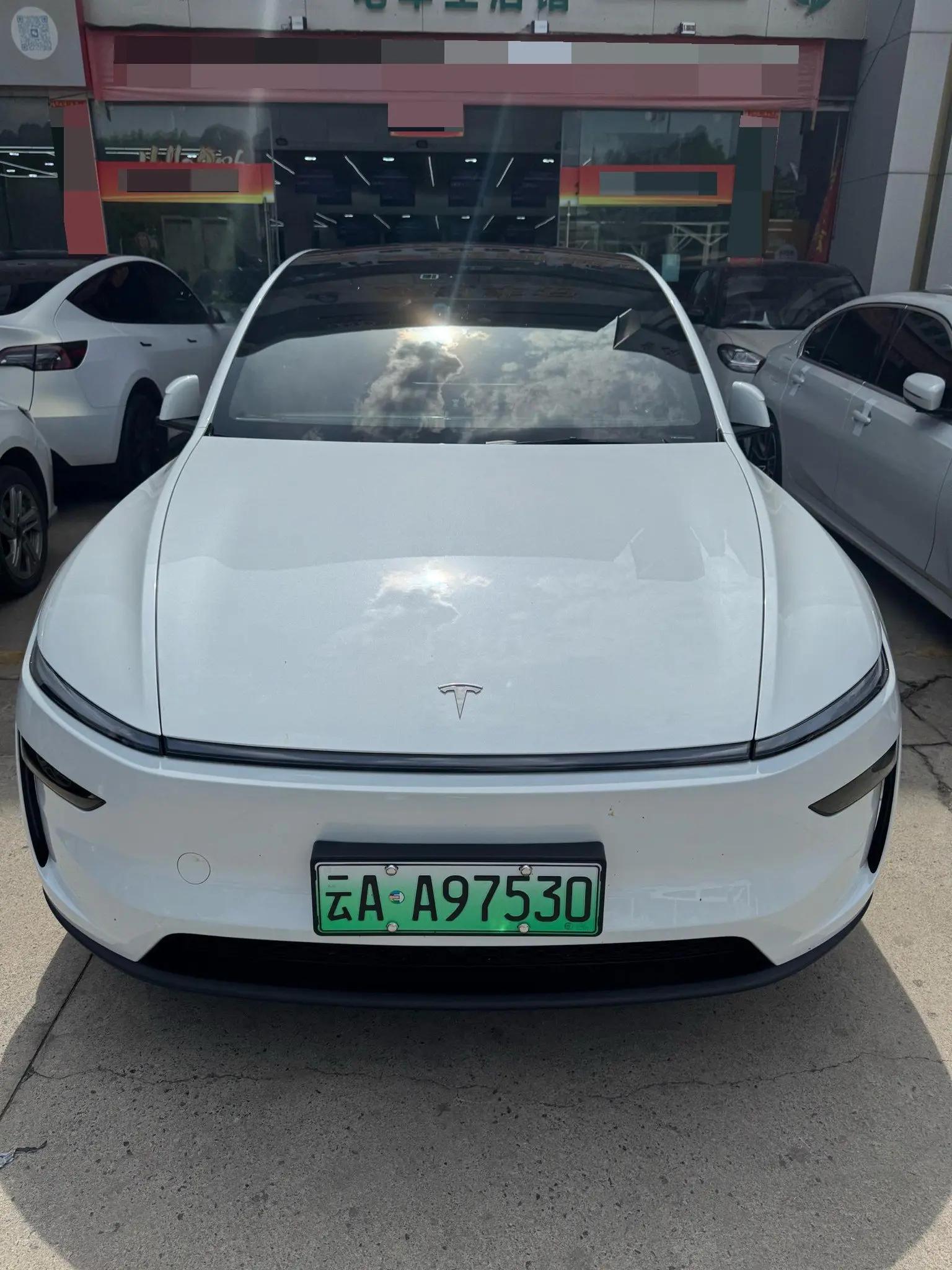 Tesla 2026 Model Y long endurance all-wheel drive version automatic transmission 2