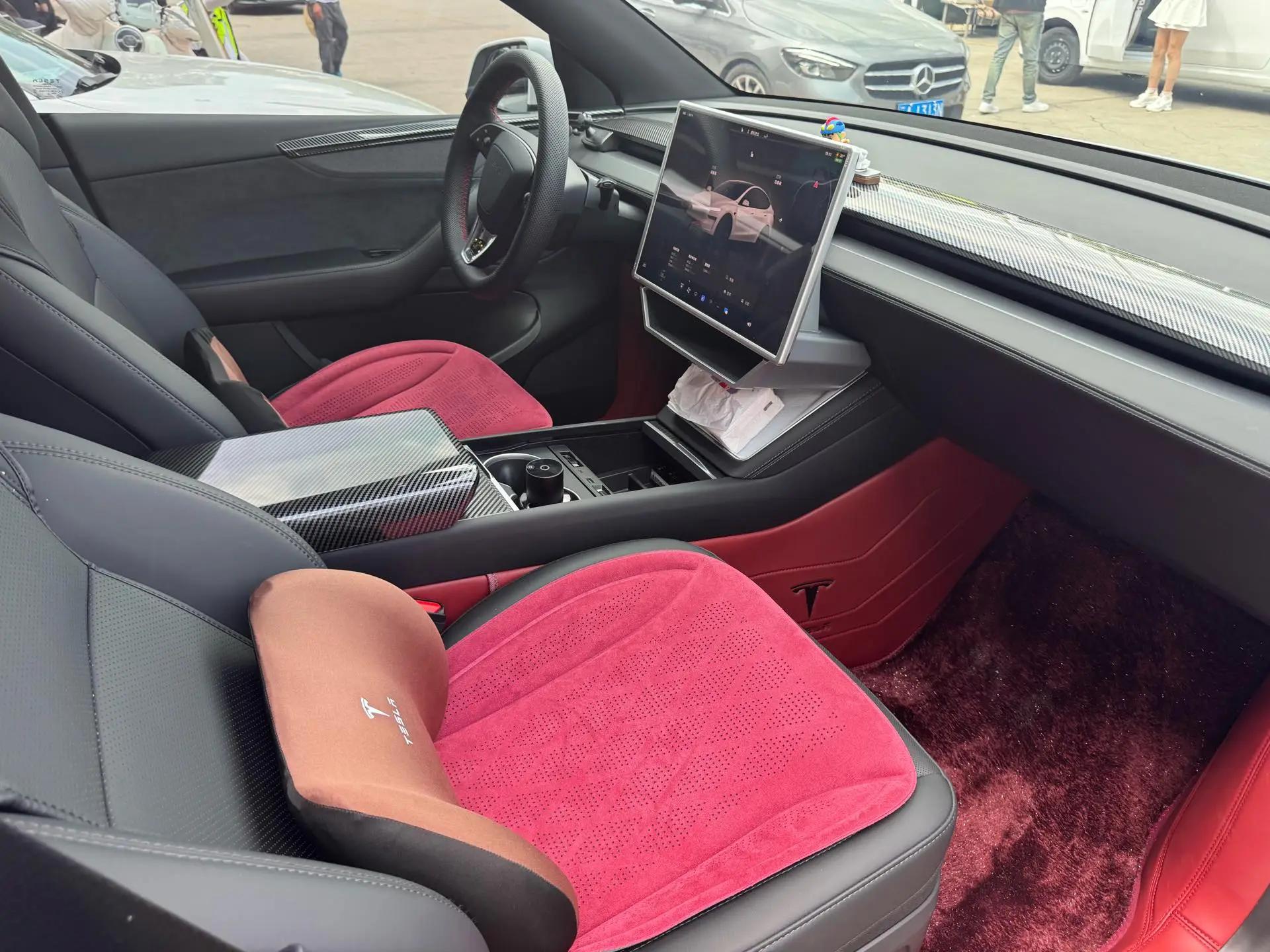 Tesla 2026 Model Y long endurance all-wheel drive version automatic transmission 7