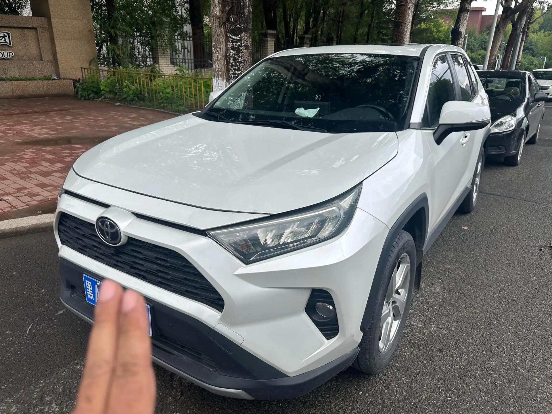 RAV4 Rongfeng 2021 2.0L CVT Four-wheel Drive Fashion Edition