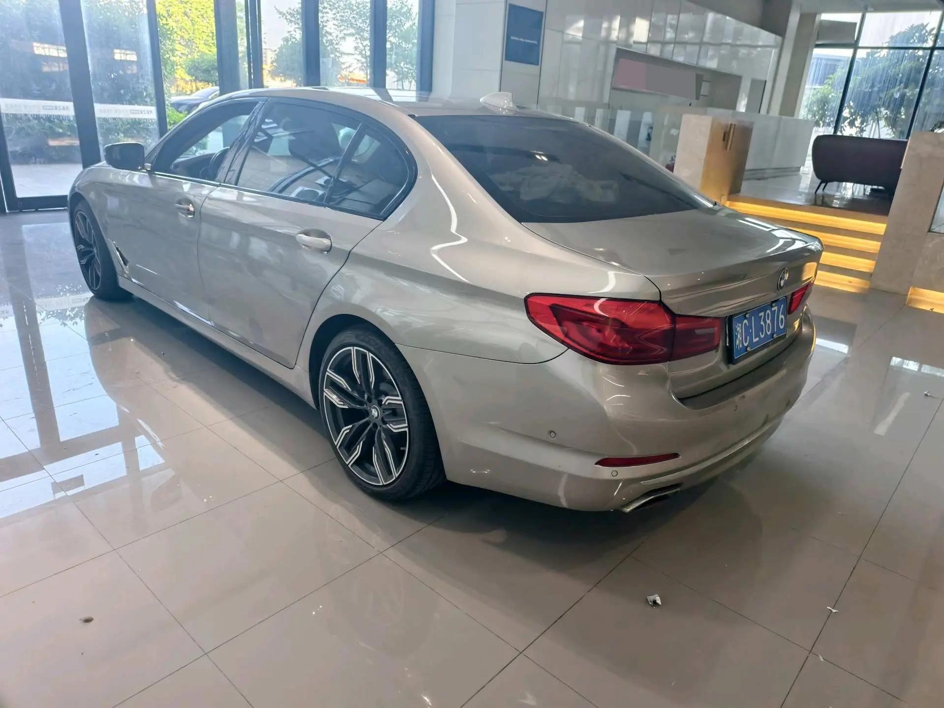 BMW 5 Series 2020 525Li Deluxe Suit 7