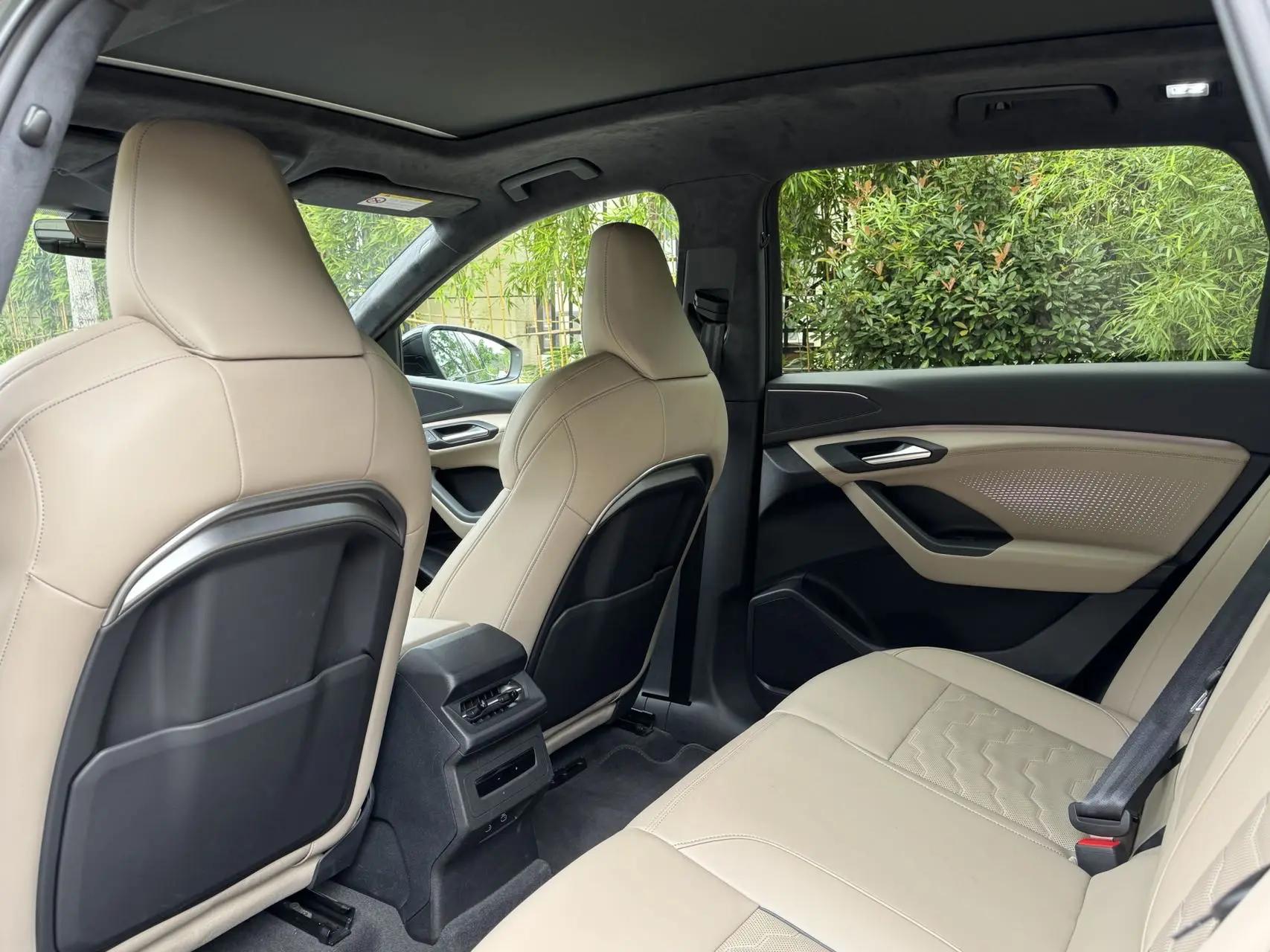 Audi 2025 Q6L e-tron Starter Pilot Edition Automatic Gear 6
