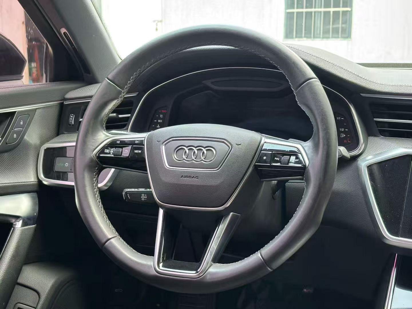 Audi A6L 2022 45 TFSI Selected Dynamic Type 8