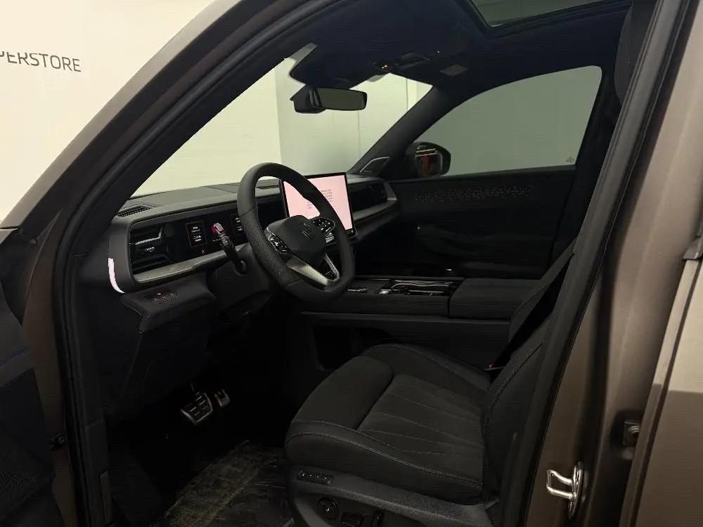 Volkswagen 2025 Tharu Pro 2.0TSI 450TSI Four-Wheel-Drive Summit Edition Automatic 4