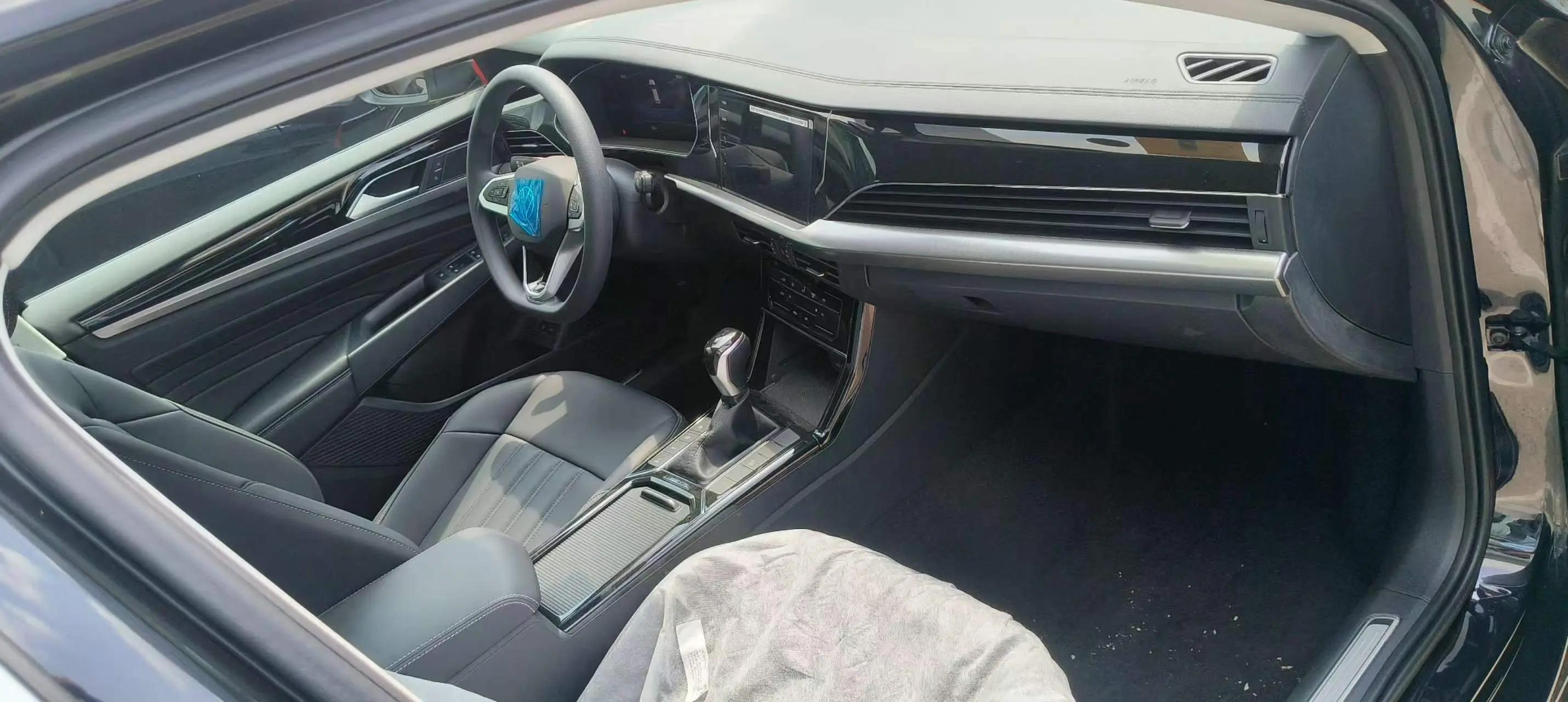 Volkswagen 2025 Passat PHEV 1.4T 430 Business Edition Automatic Gear 2