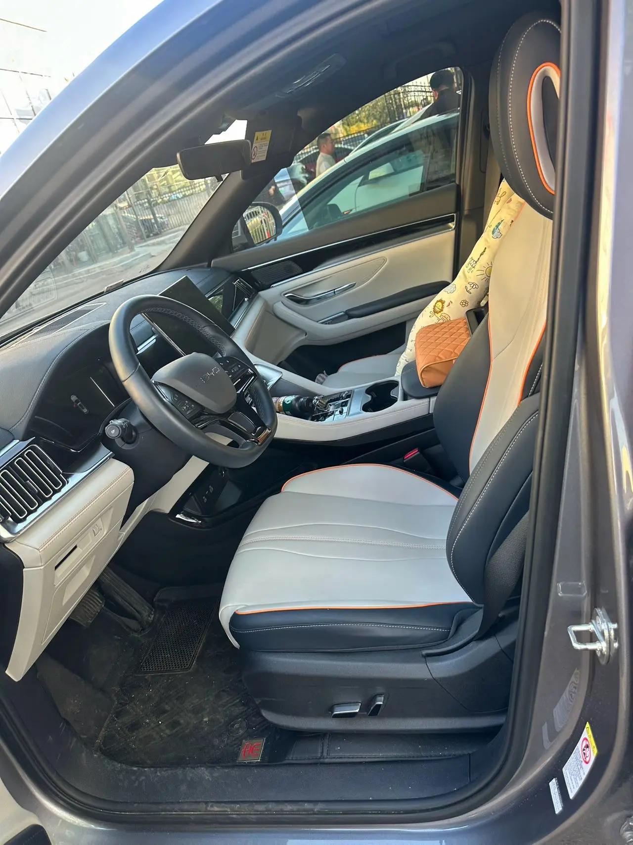 比亚迪 宋PLUS新能源 2023款 宋PLUS EV 冠军版 520KM 尊贵型 自动挡 4