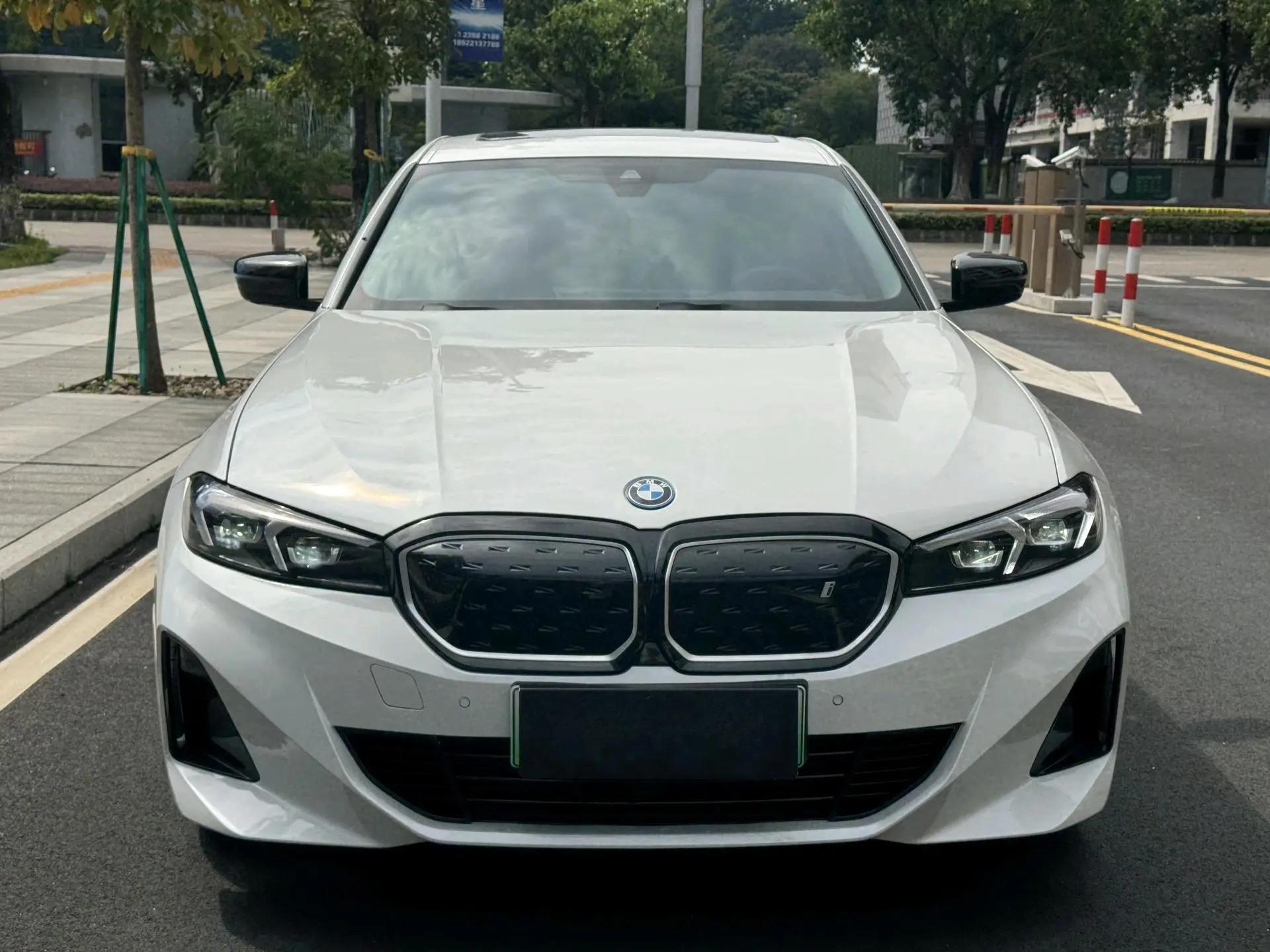 BMW 2024 i3 eDrive 40 L obsidian night suit automatic gear 3