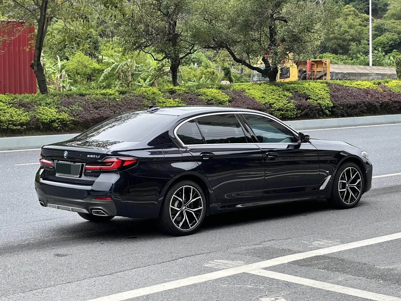 BMW 5 Series 2022 Modified 530Li Exclusive M Sports Suit 9