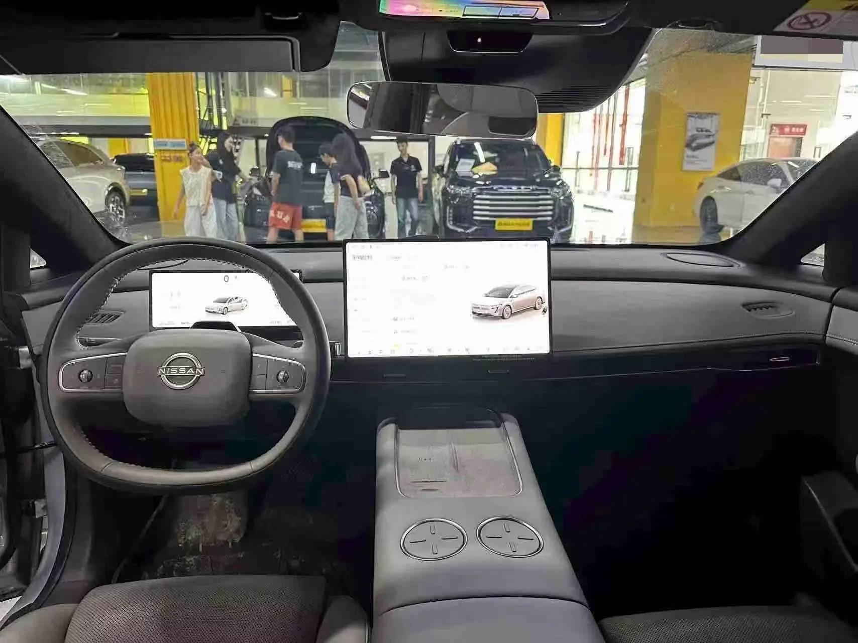 Nissan 2025 N 7 625 Max automatic gear 3