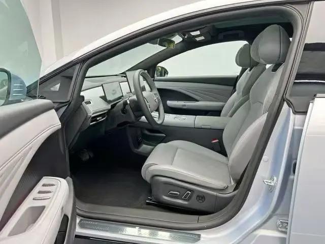 Nissan 2025 N 7 625 Max automatic gear 4