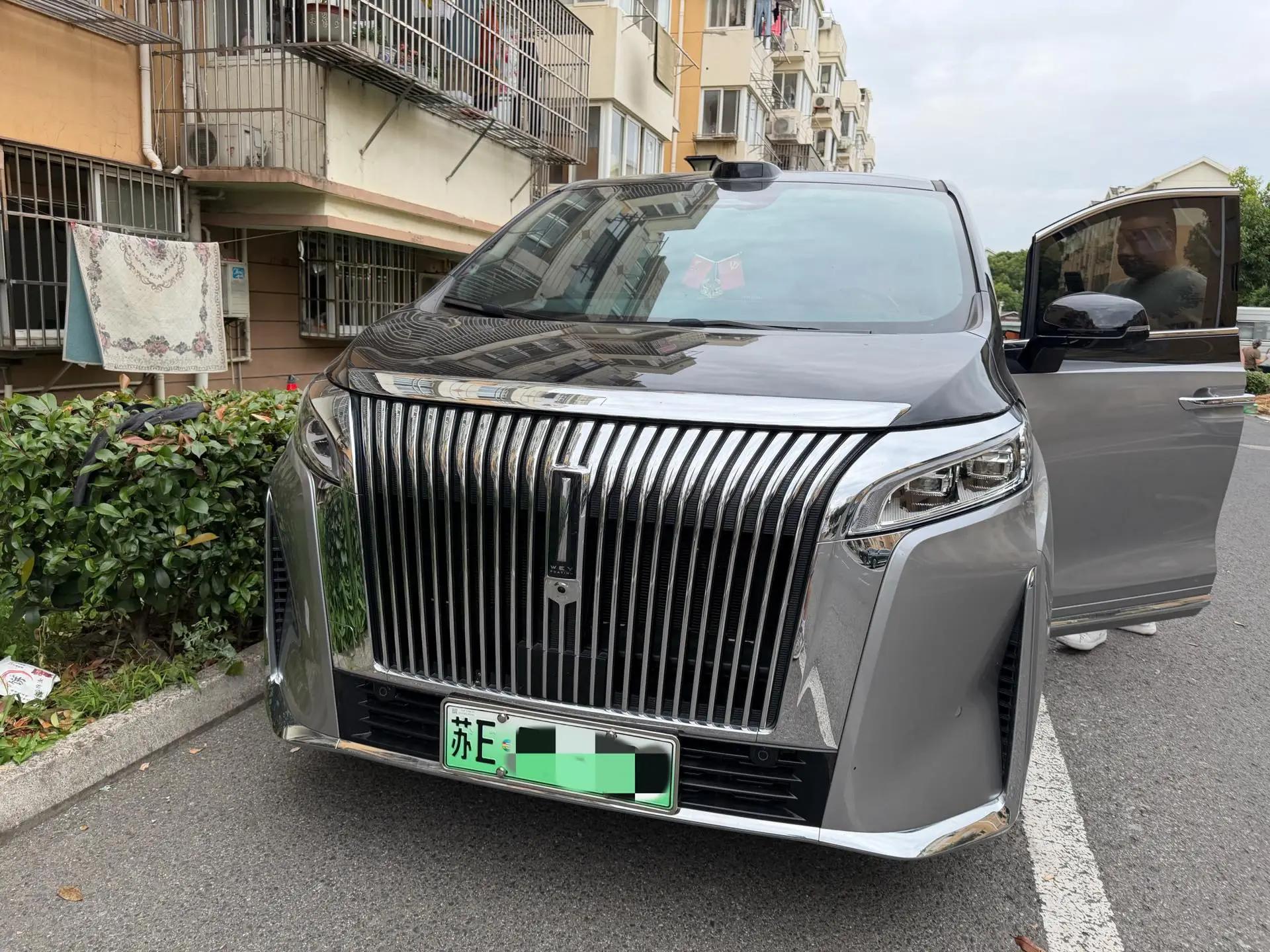WEY 2025 high mountain 8 Hi4 1.5T four-wheel drive version automatic gear 3