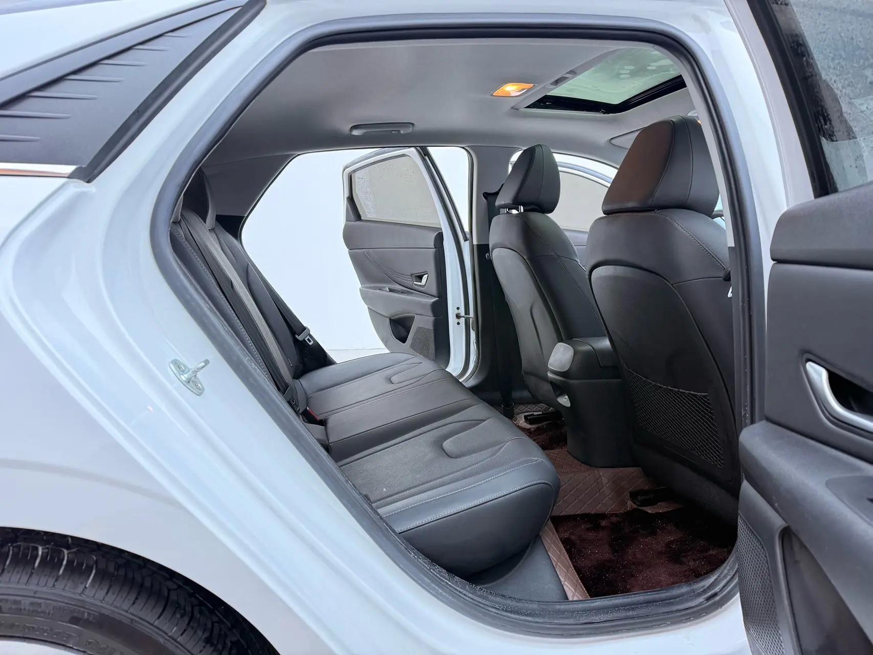 Elantra 2021 1.5L CVT LUX Prestige Edition 14