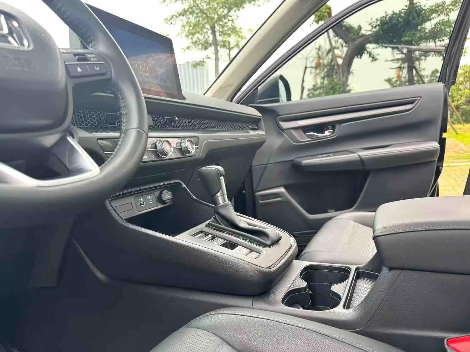 Honda CR-V 2023 240TURBO Two-Drive Front is still 5-seat Edition 6