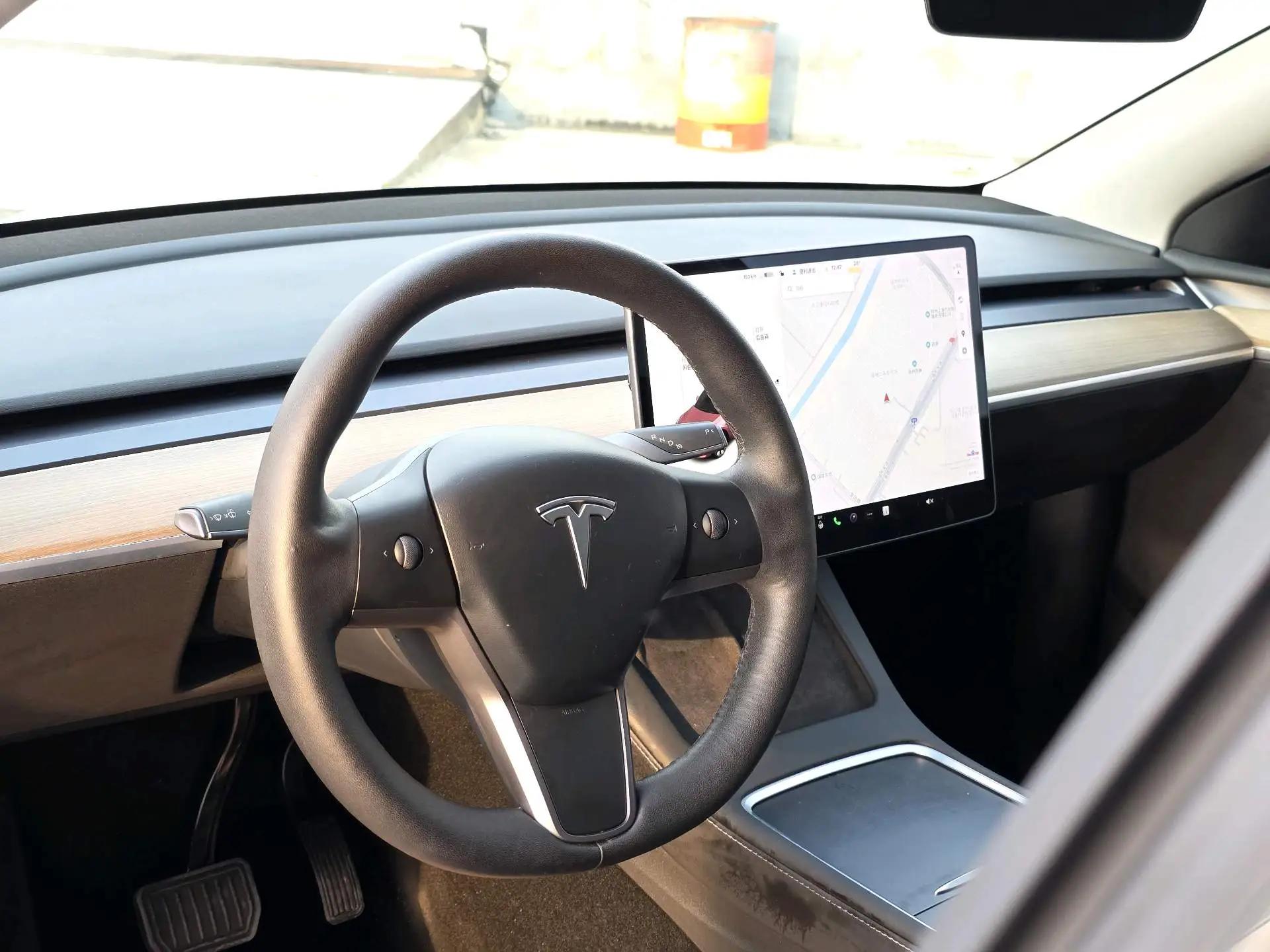 Model Y 2021 Long Range All-Wheel Drive Edition 9