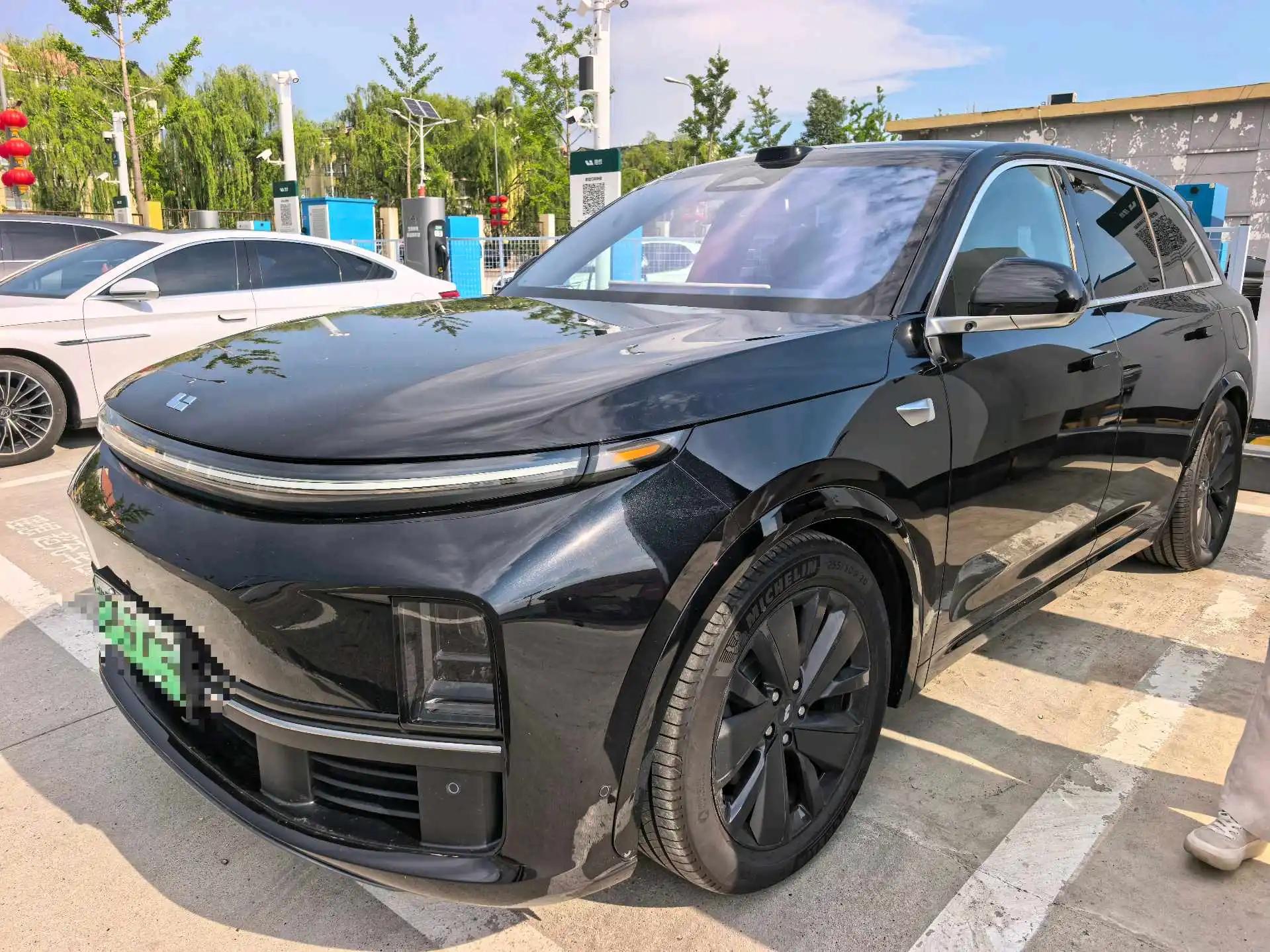 Open image lightbox: Li 2025 L7 Max Intelligent Refreshed Version Automatic Transmission