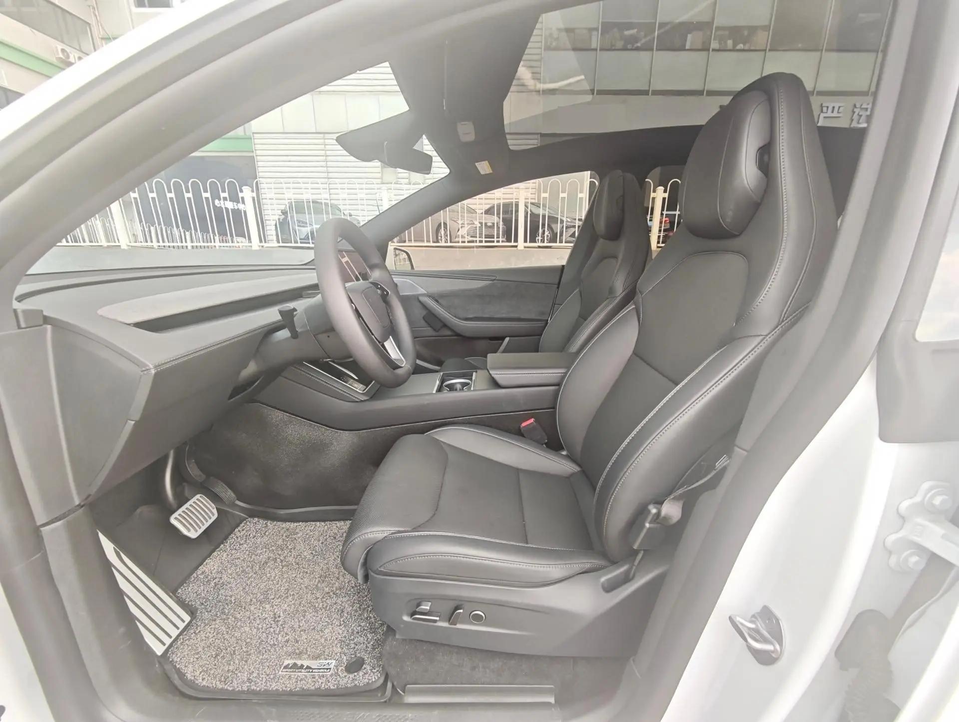 Tesla 2025 Model Y Long Range All-Wheel Drive Automatic 5