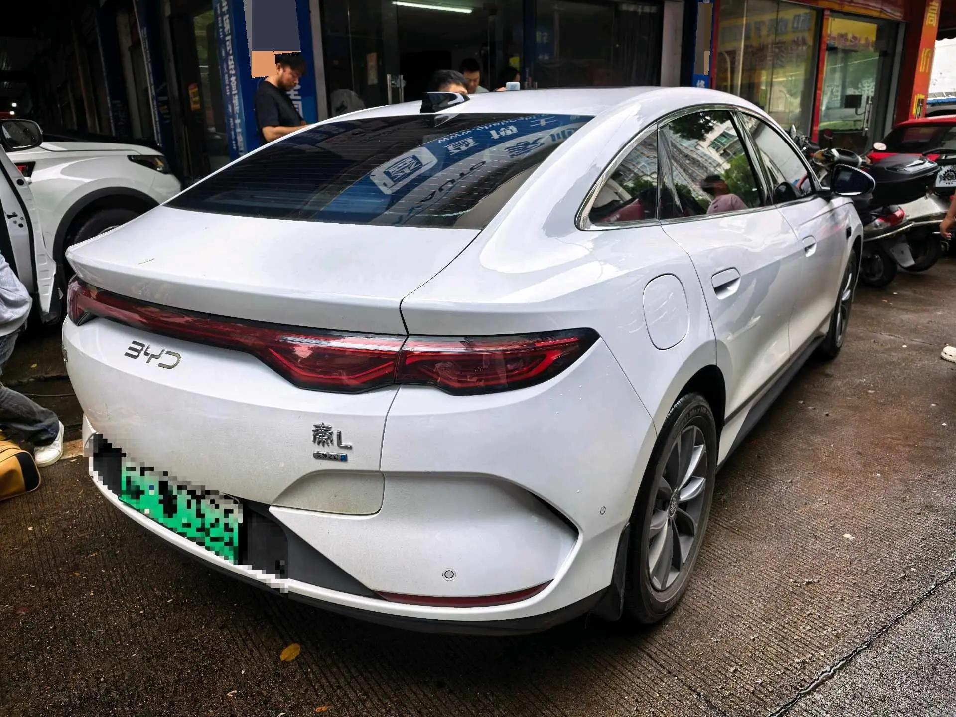 BYD 2025 Qin L EV 545KM Exceed automatic gear 2