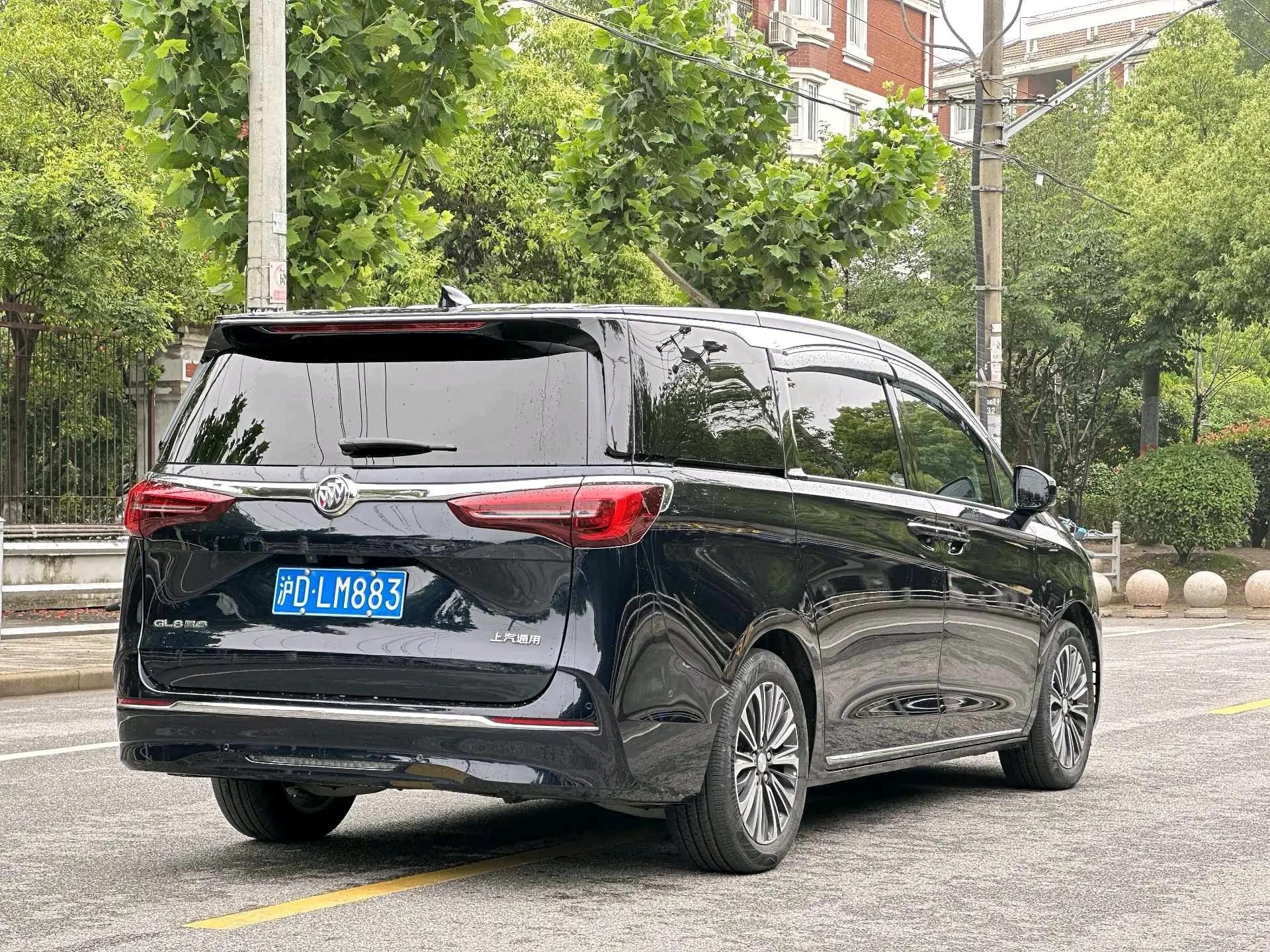Buick GL8 2023 ES Lu Zun 653T Luxury Model 4