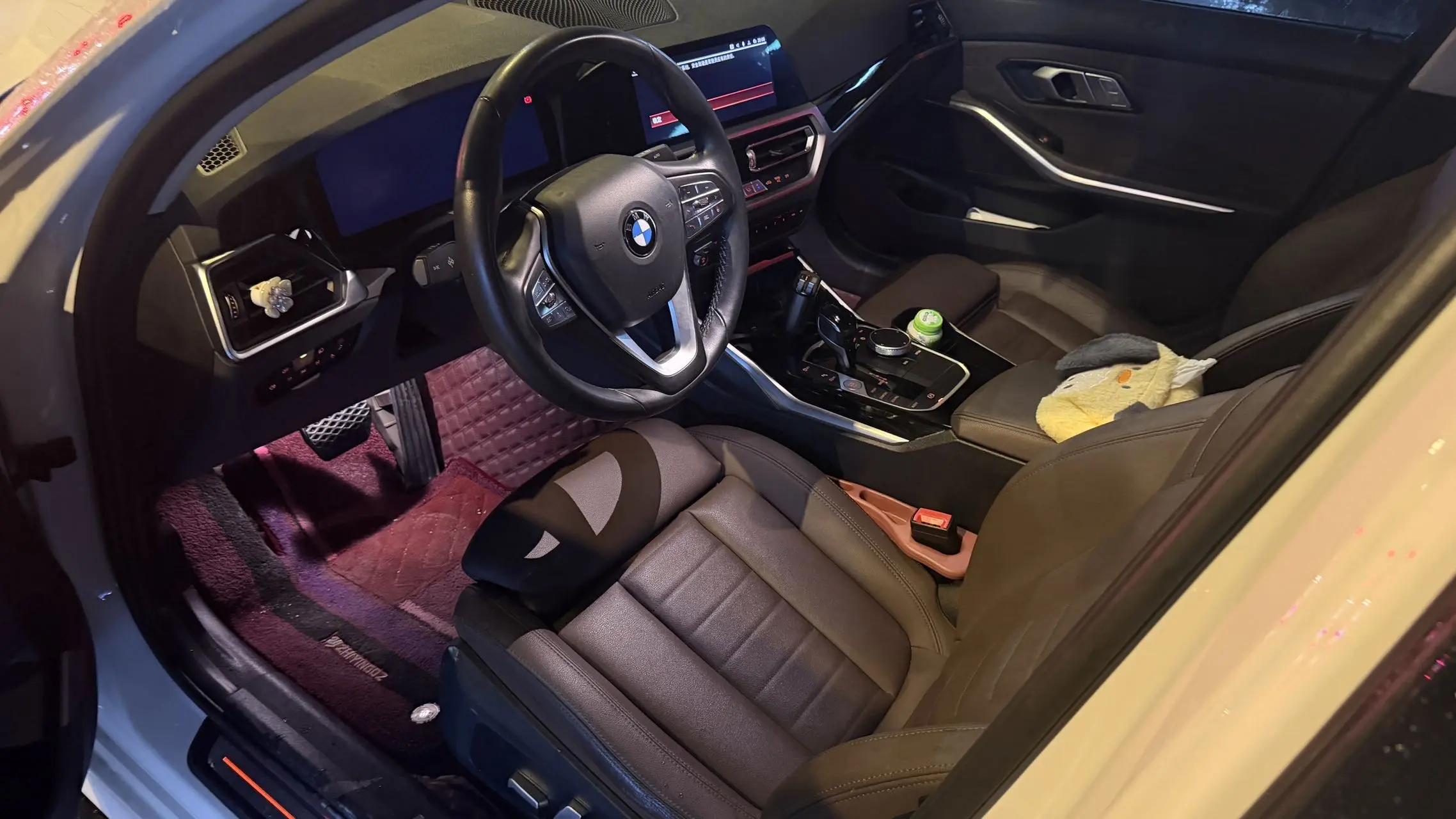 BMW 3 Series 2021 Modified 320i Sports Suit 2