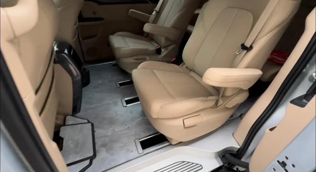 Buick 2025 GL8 Land Business Class 2.0T Comfort DG Version Automatic 4