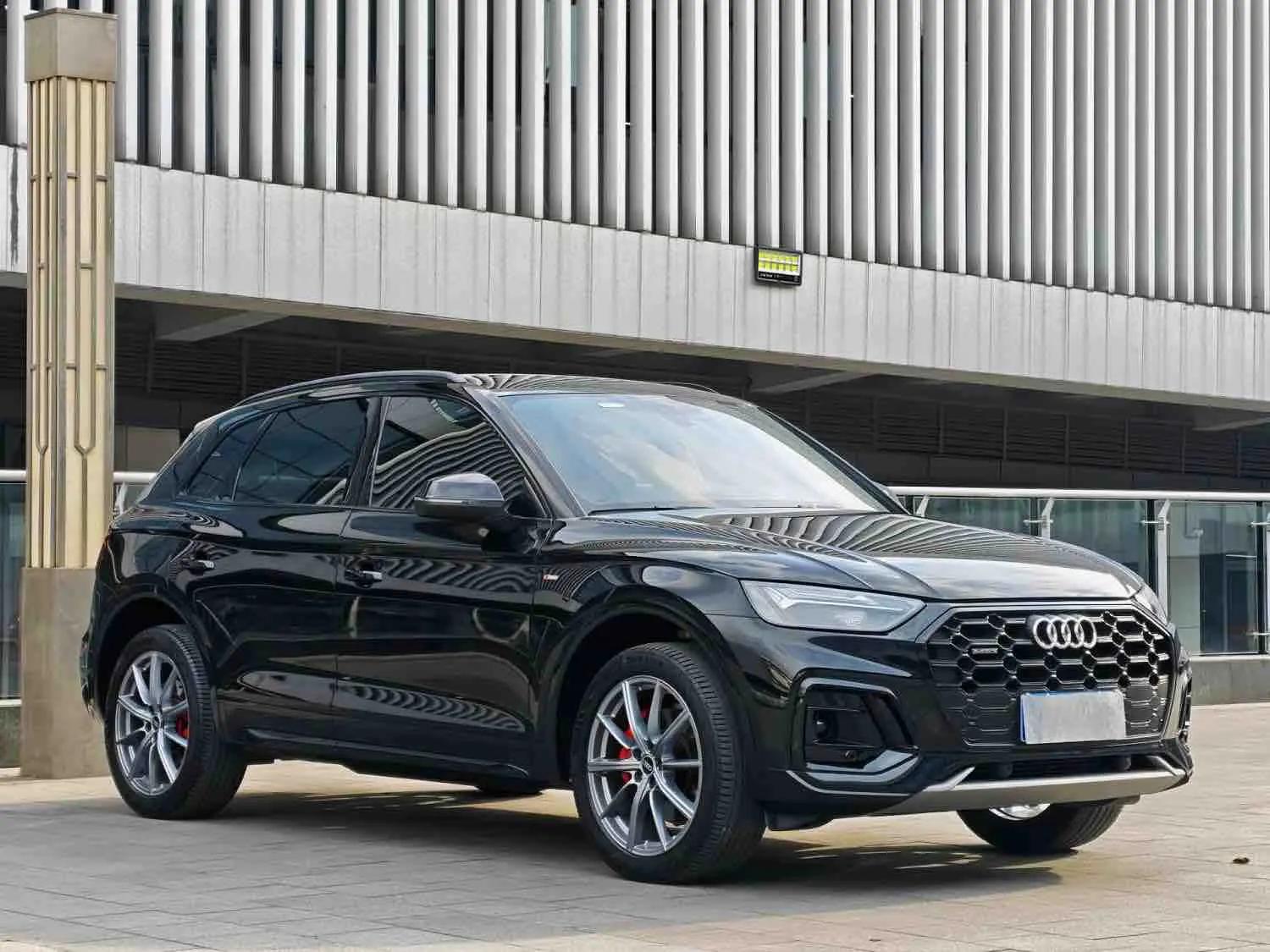 Audi 2024 Q5L 2.0TFSI 40TFSI Luxury Dynamic Edition, Automatic 3