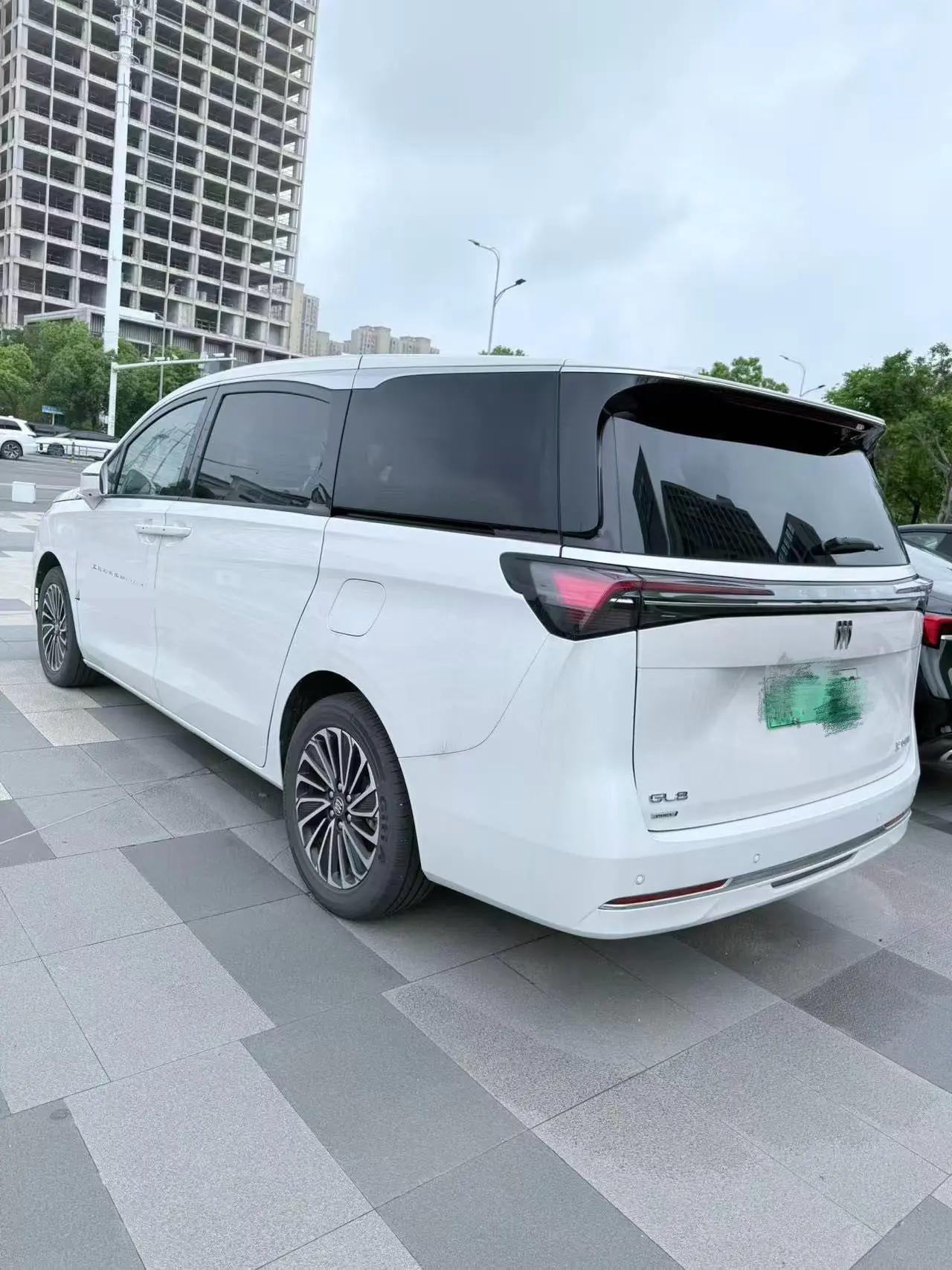 Buick 2025 GL8 Land Luxury 1.5T Prestige 7-Seater Automatic 9
