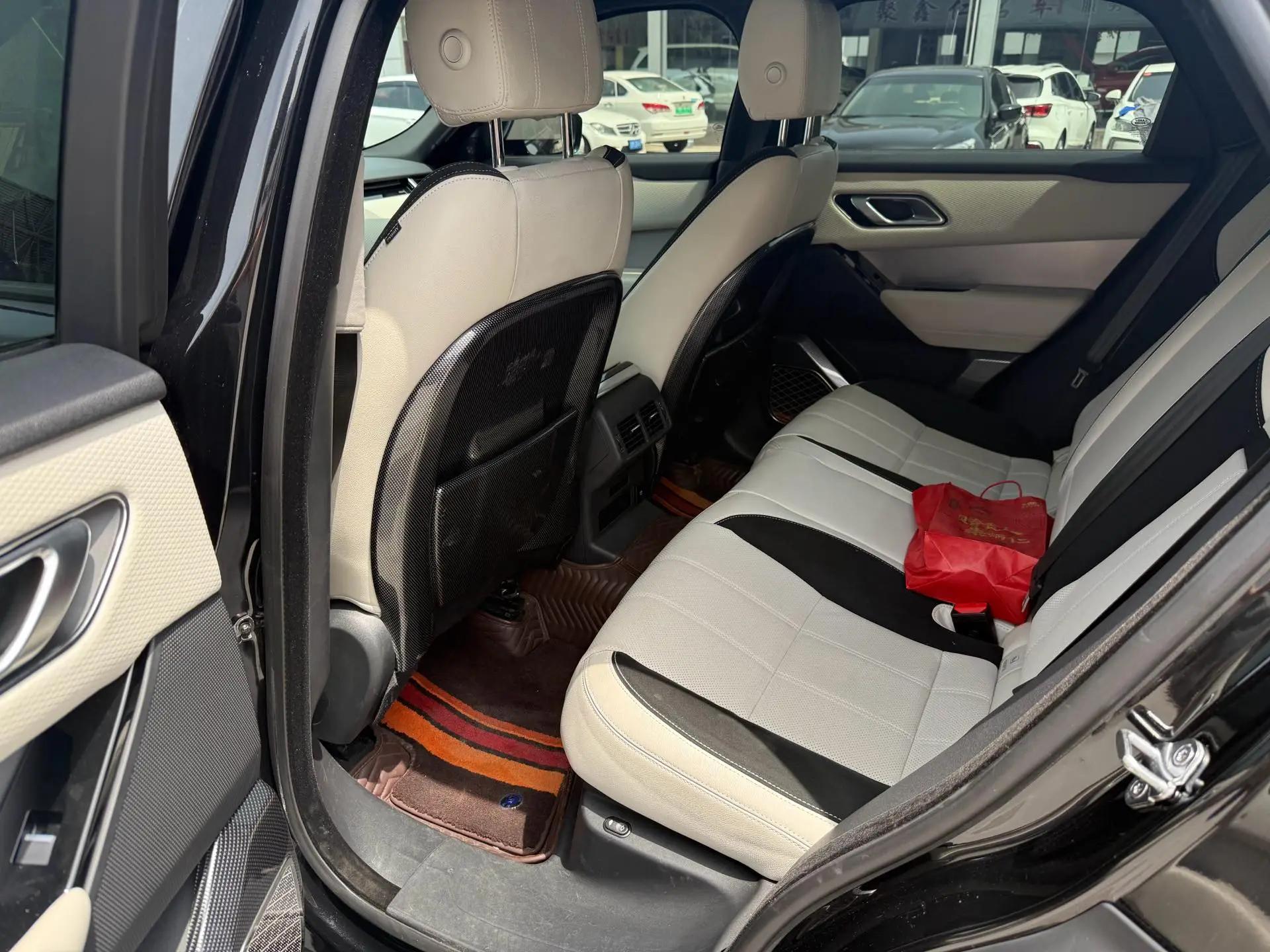 Range Rover Star Vein 2021 P250 Studded Black Collector's Edition 3