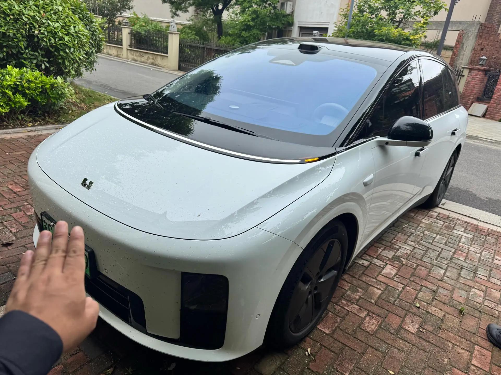 Open image lightbox: Li 2025 i8 Standard Edition Automatic