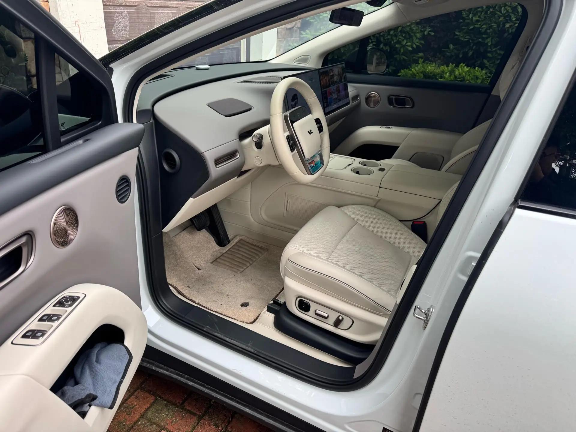 Li 2025 i8 Standard Edition Automatic 9