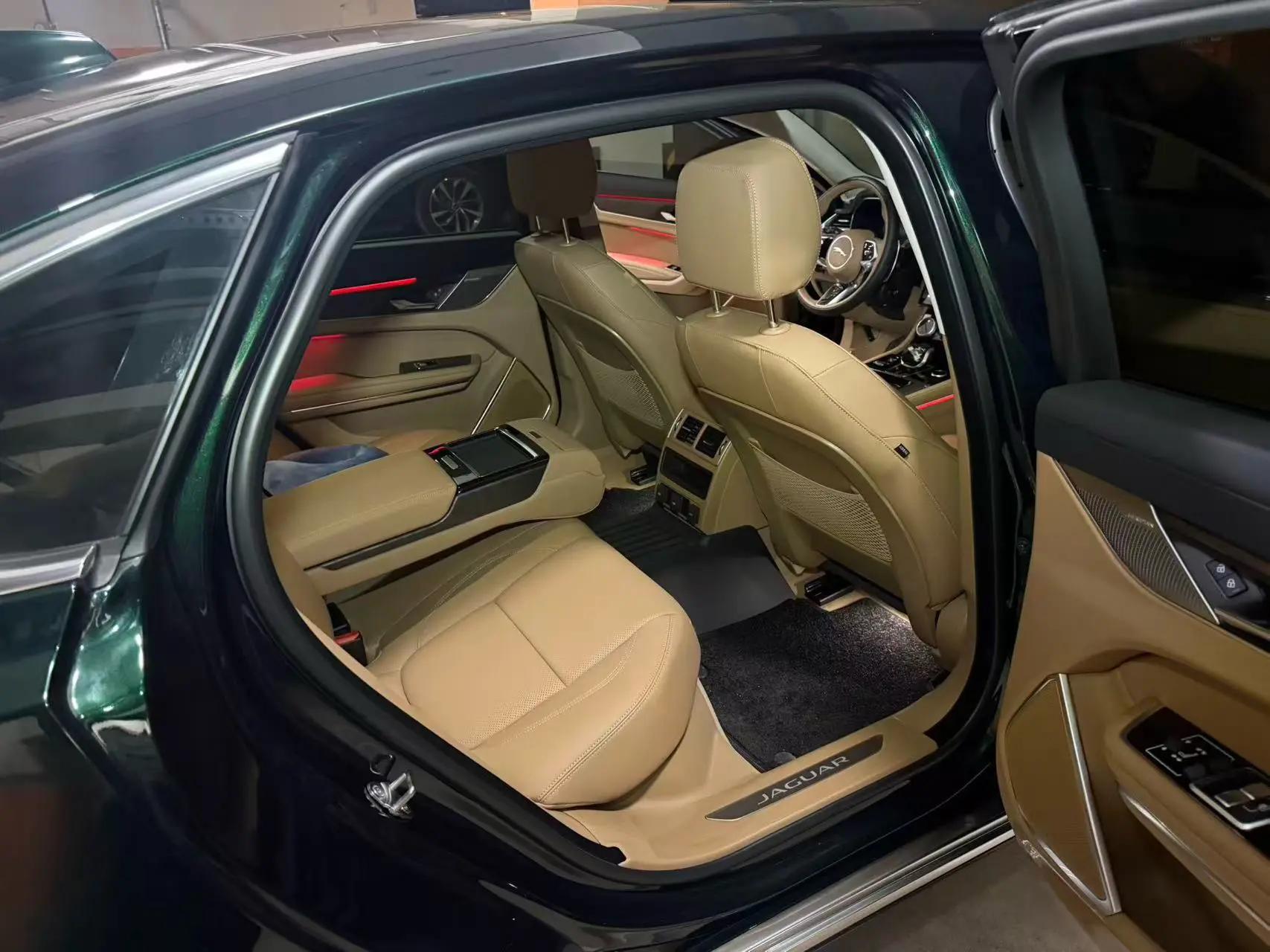 Jaguar 2025 XFL 2.0T P 12500.00g Drive Enjoy Deluxe Edition Automatic Gear 11