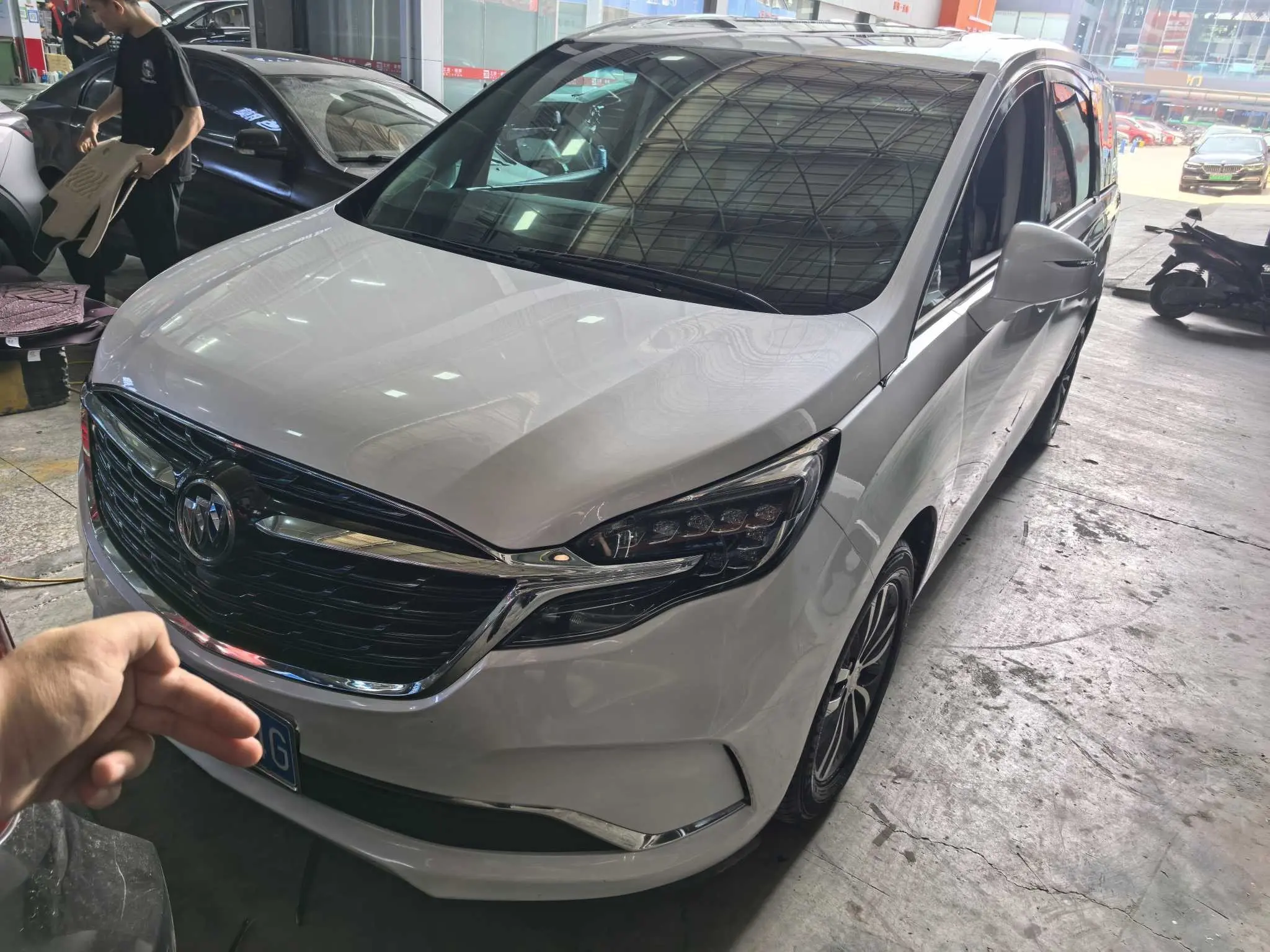 Buick GL8 2021 ES Land Business 653T Prestige Model