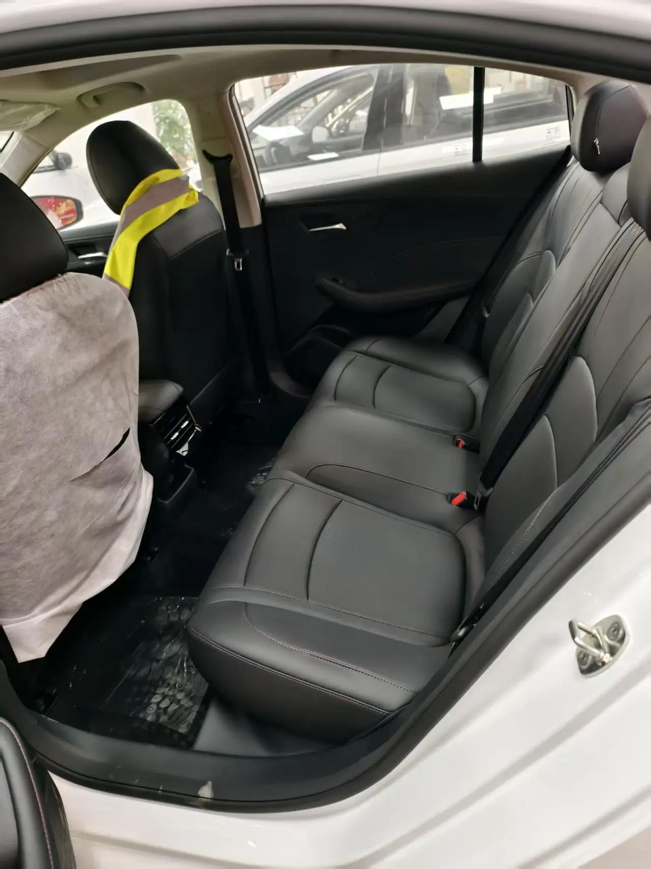 Roewe 2024 i5 1.5 CVT Prestige Edition Automatic 6