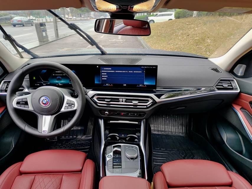 BMW i3 2022 eDrive 35 L 5