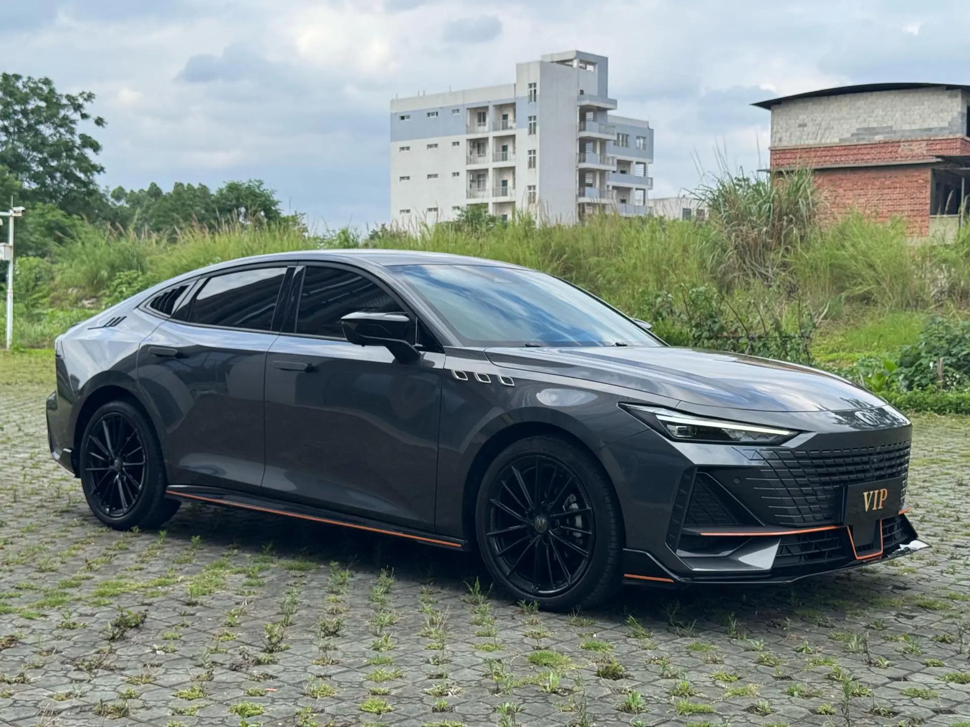 ChangAn 2023 UNI-V 1.5T Sport Edition Automatic 3
