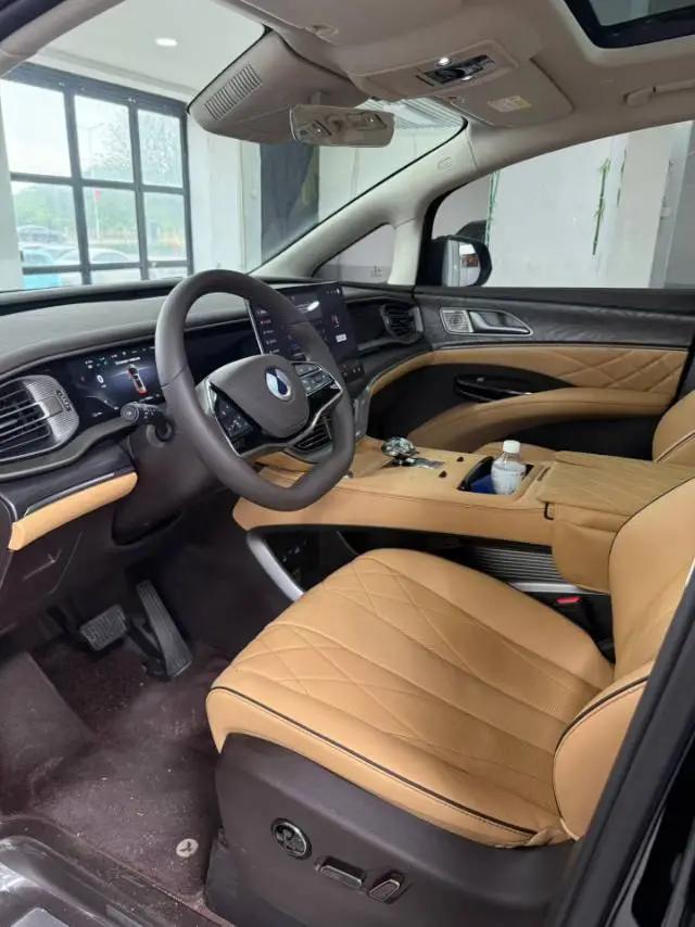 Denza 2025 Denza D9 DM-i 1.5T CVT Intelligent Driving Version 1020 Four-Wheel-Drive Prestige Model Automatic 6