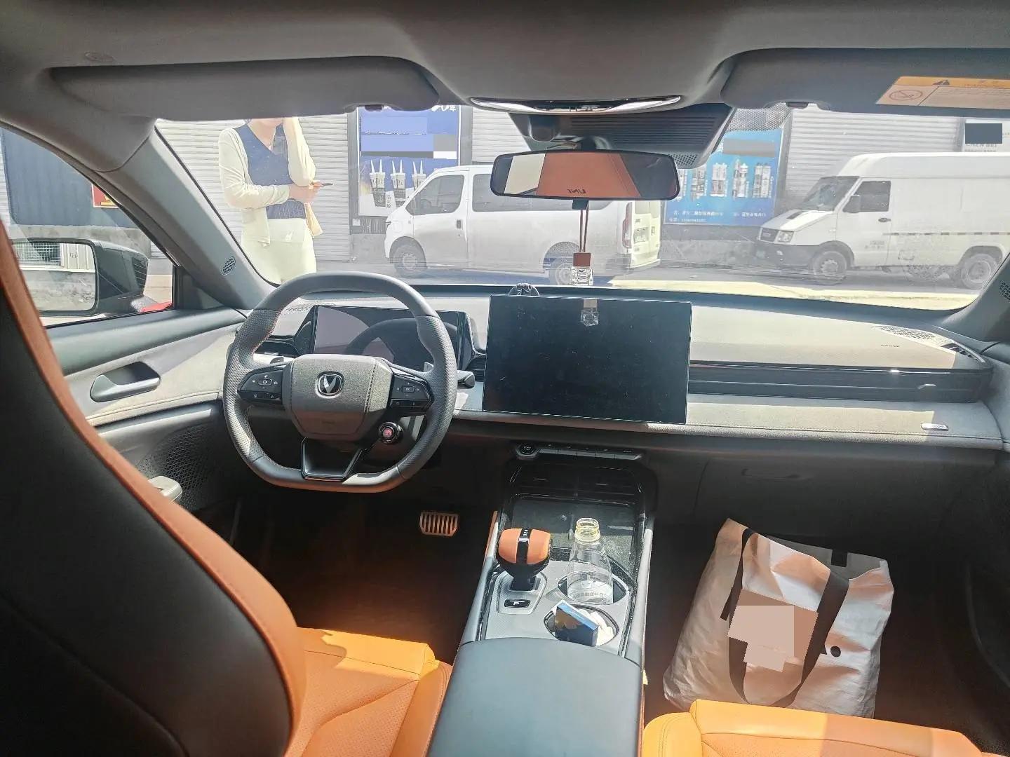 ChangAn 2025 UNI-V 1.5T Distinguished Sports Automatic 4