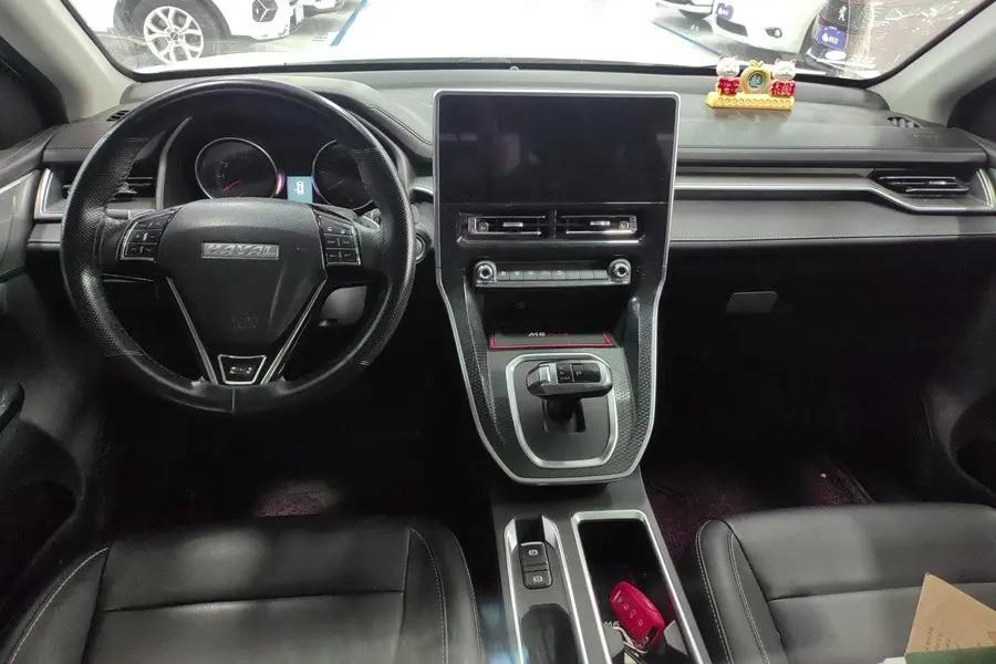 Haval M6 2021 PLUS 1.5T DCT Deluxe Zhilian 5