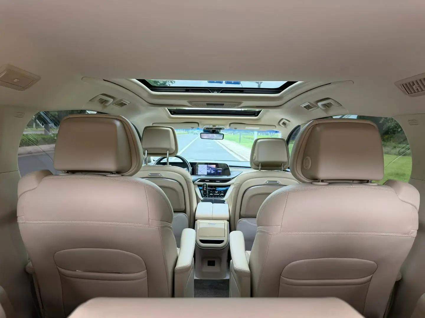 Buick GL8 2023 ES Lu Zun 653T Luxury Model 4