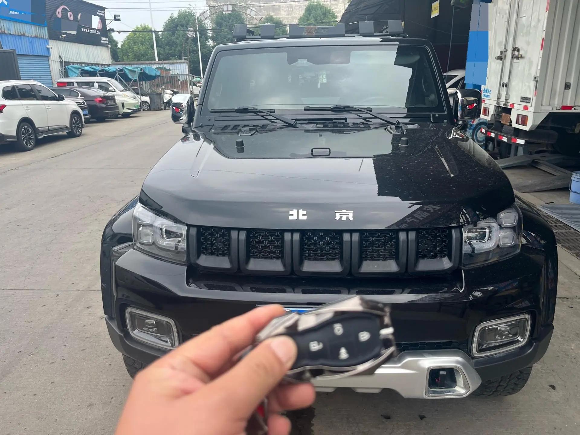 Beijing BJ40 2023 2.0T Automatic Four-wheel Drive City Hunter Edition Chivalrous Type 2
